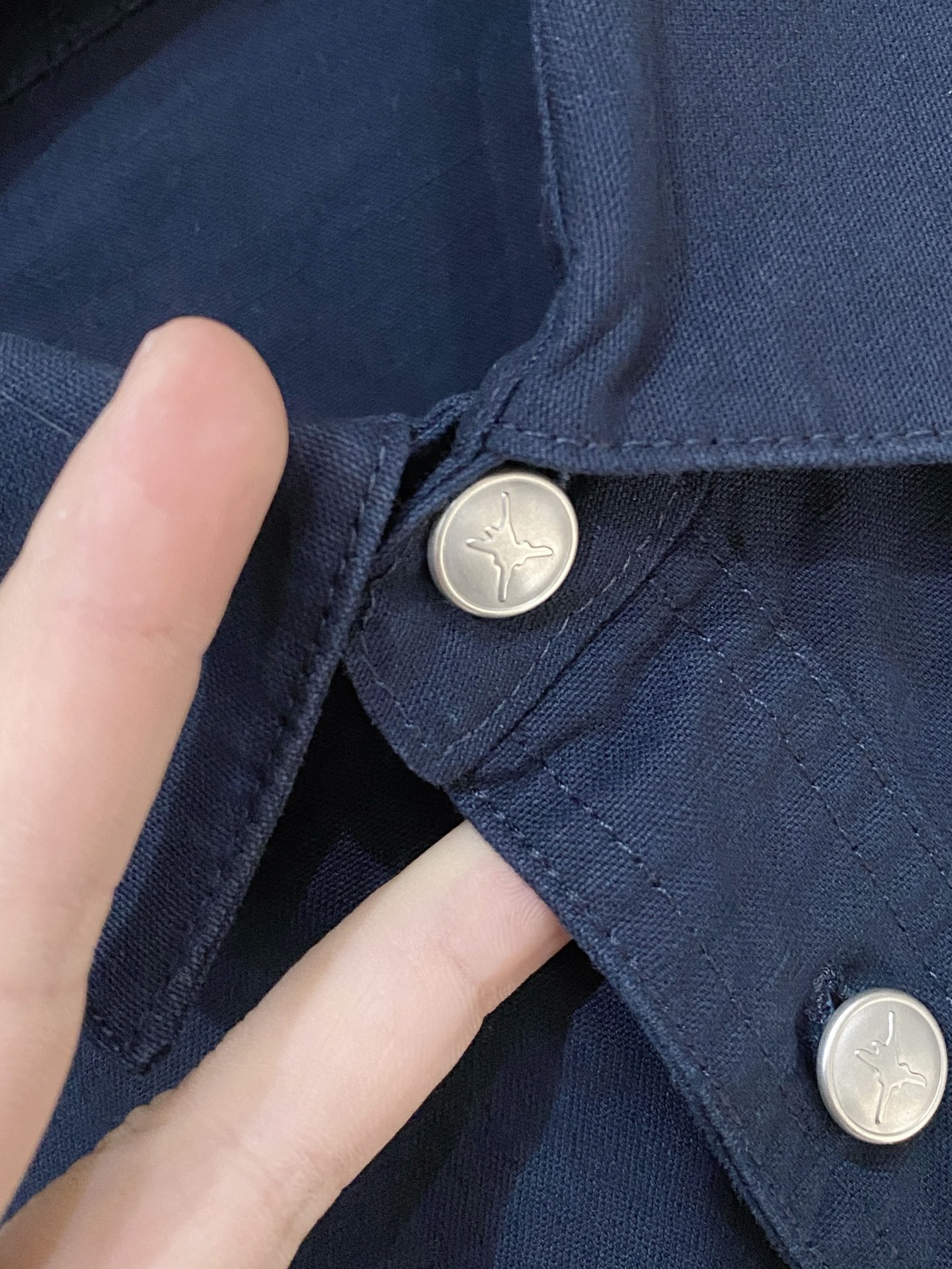 支持年后退换！迪奥、2025新品衬衫外套，时尚帅气，简约百搭款，胸前刺绣装饰字母图案logo，定制原版面