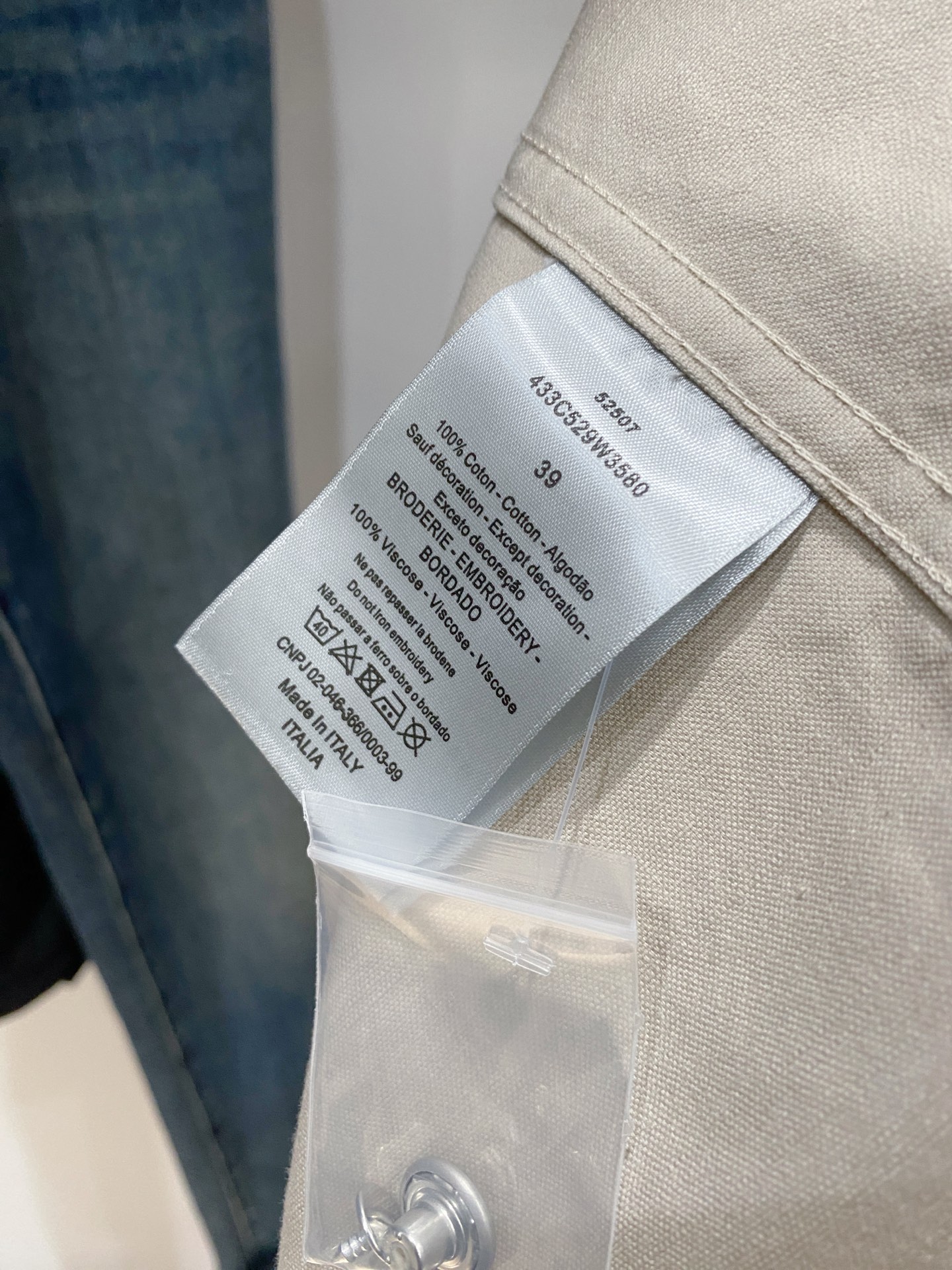 支持年后退换！迪奥、2025新品衬衫外套，时尚帅气，简约百搭款，胸前刺绣装饰字母图案logo，定制原版面