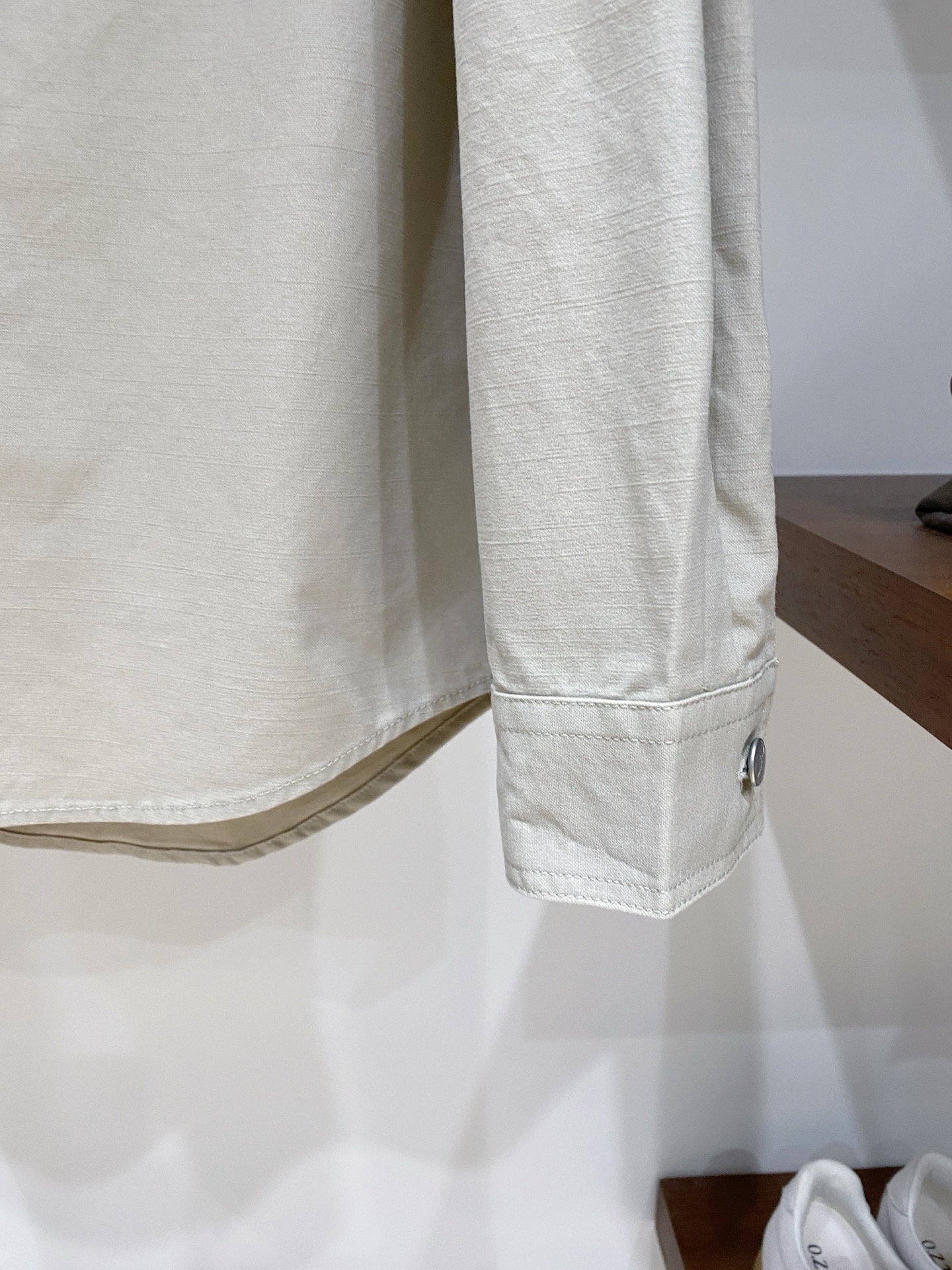 支持年后退换！迪奥、2025新品衬衫外套，时尚帅气，简约百搭款，胸前刺绣装饰字母图案logo，定制原版面