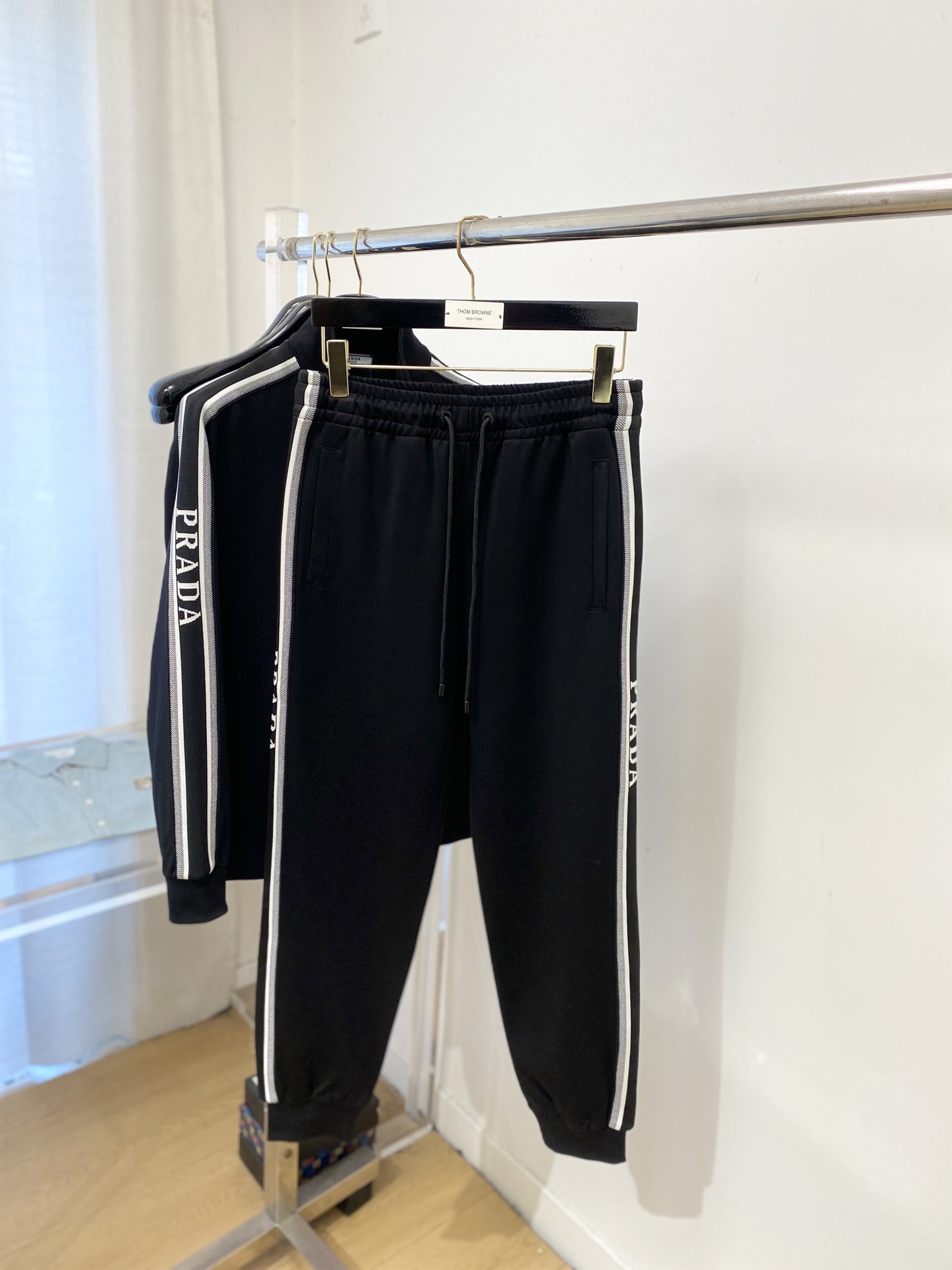 🌾退换！普拉达、2025最新品，时尚休闲套装，顶级原版面料打造，穿着舒适，吸湿性透气性都非常良好，色牢度