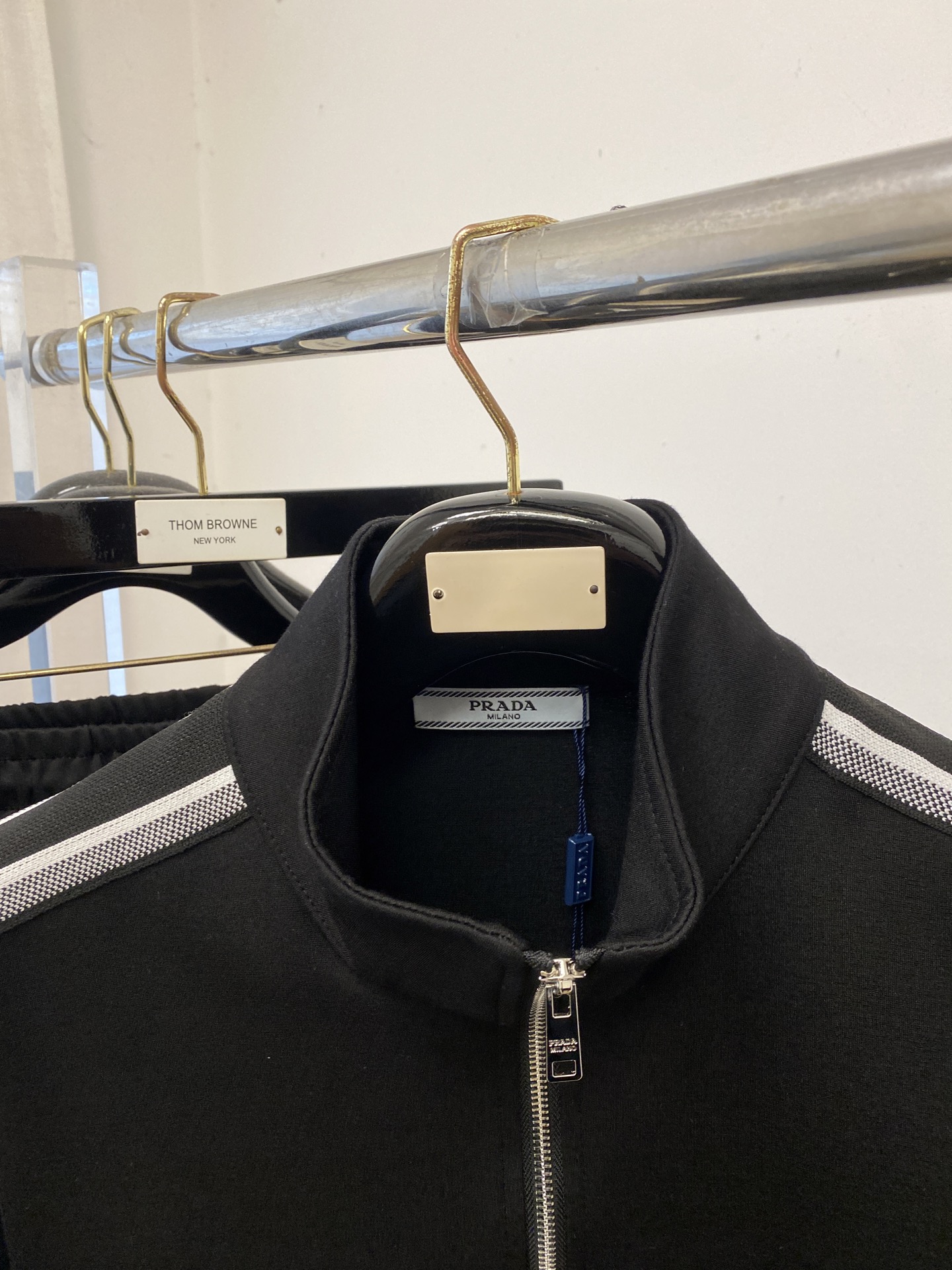 🌾退换！普拉达、2025最新品，时尚休闲套装，顶级原版面料打造，穿着舒适，吸湿性透气性都非常良好，色牢度