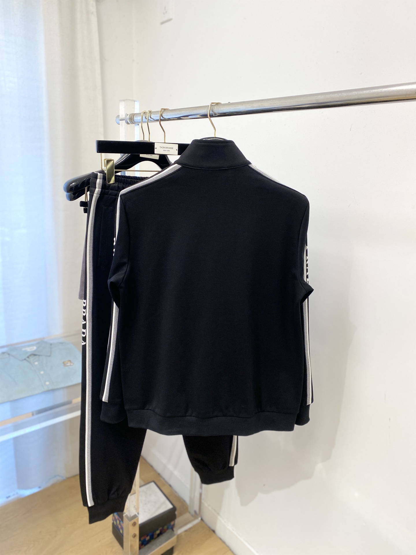 🌾退换！普拉达、2025最新品，时尚休闲套装，顶级原版面料打造，穿着舒适，吸湿性透气性都非常良好，色牢度