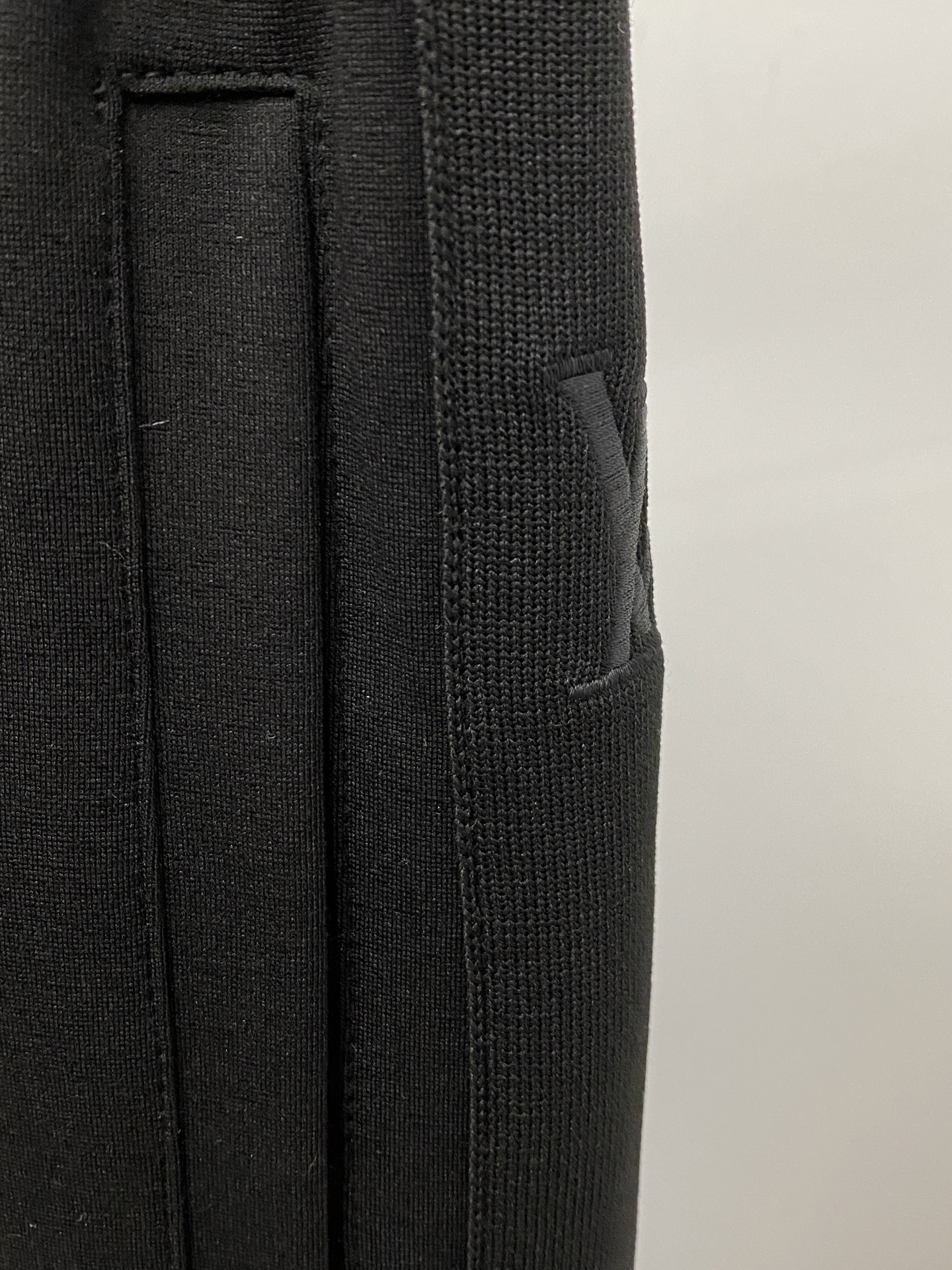 🌾退换！路易威登、2025最新品，时尚休闲套装，顶级原版面料打造，穿着舒适，吸湿性透气性都非常良好，色牢