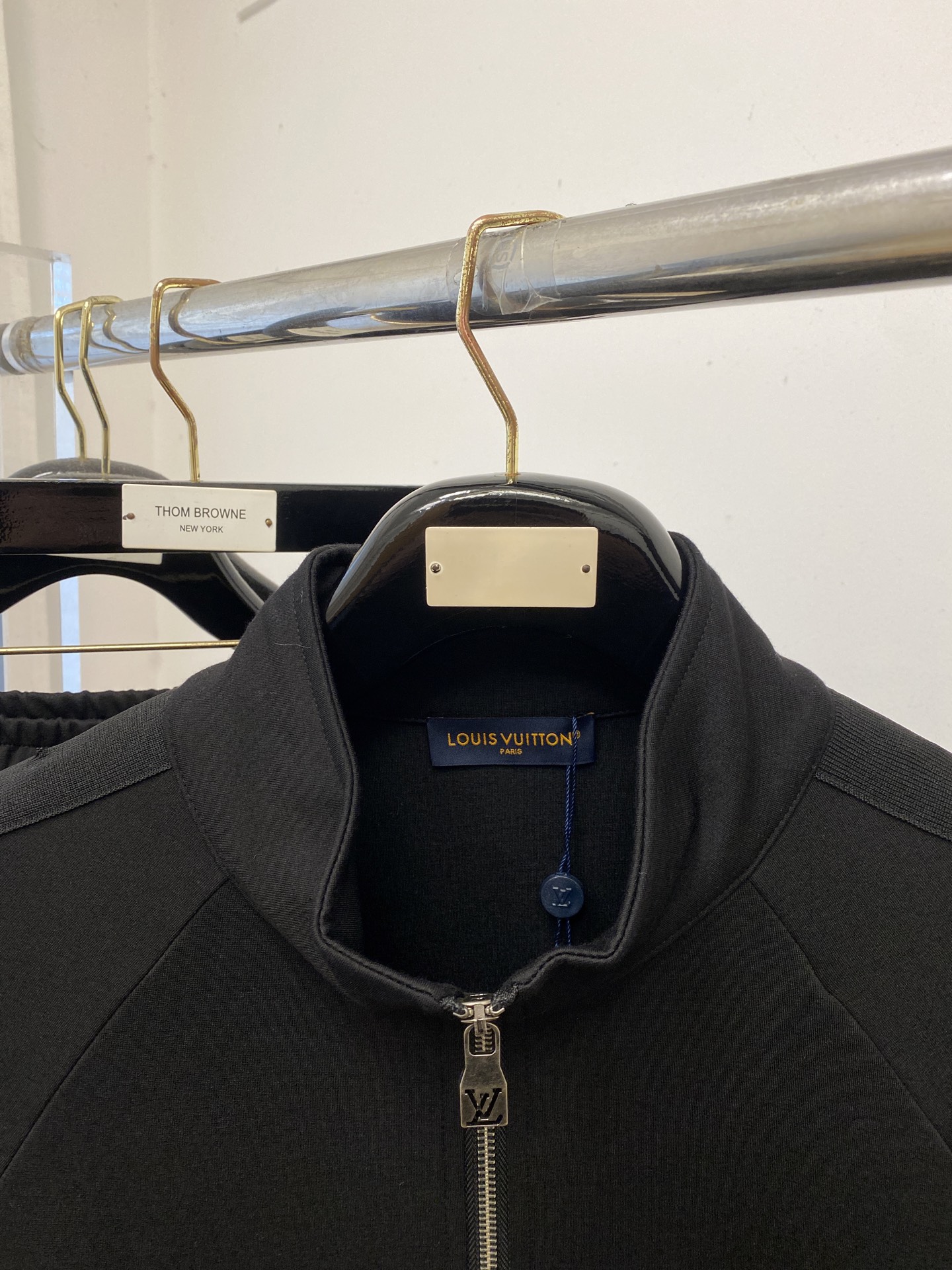 🌾退换！路易威登、2025最新品，时尚休闲套装，顶级原版面料打造，穿着舒适，吸湿性透气性都非常良好，色牢