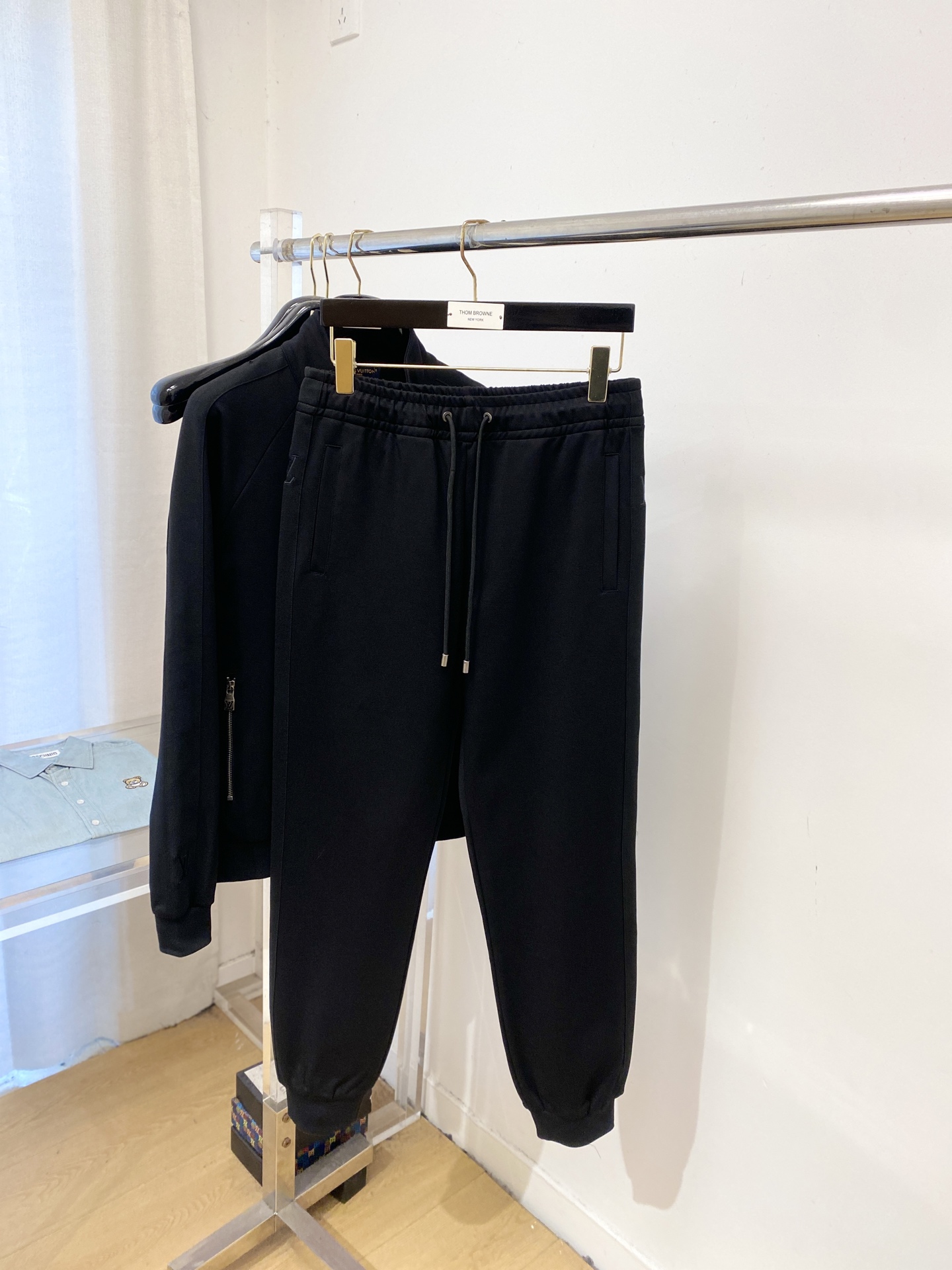 🌾退换！路易威登、2025最新品，时尚休闲套装，顶级原版面料打造，穿着舒适，吸湿性透气性都非常良好，色牢