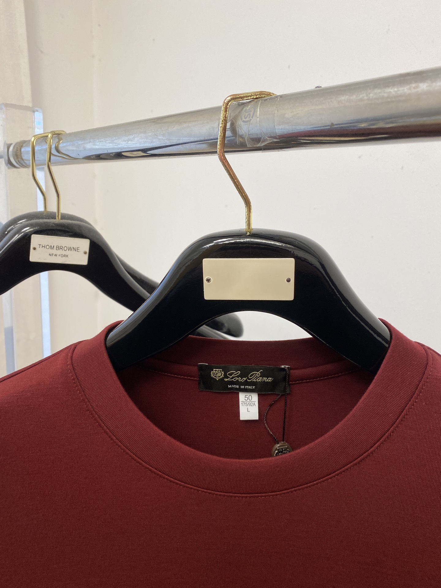 Loro Piana、2026新品长袖卫衣，时尚帅气，简约百搭款，胸前精致刺绣字母图案logo，定制原版面料，不仅挺括，