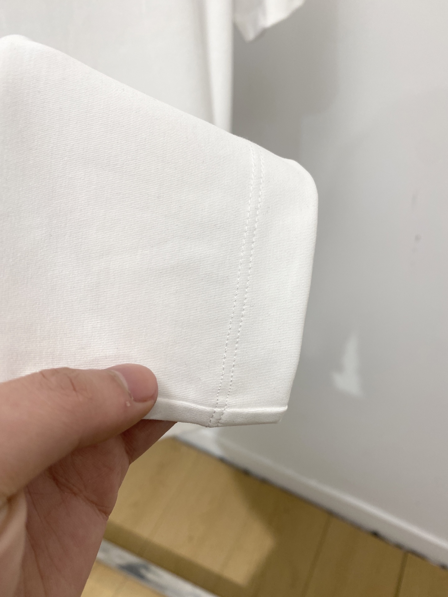 Loro Piana、2026新品短袖T恤，帅气时尚，简约百搭款。衣下精致刺绣字母Logo，面料棉 不仅