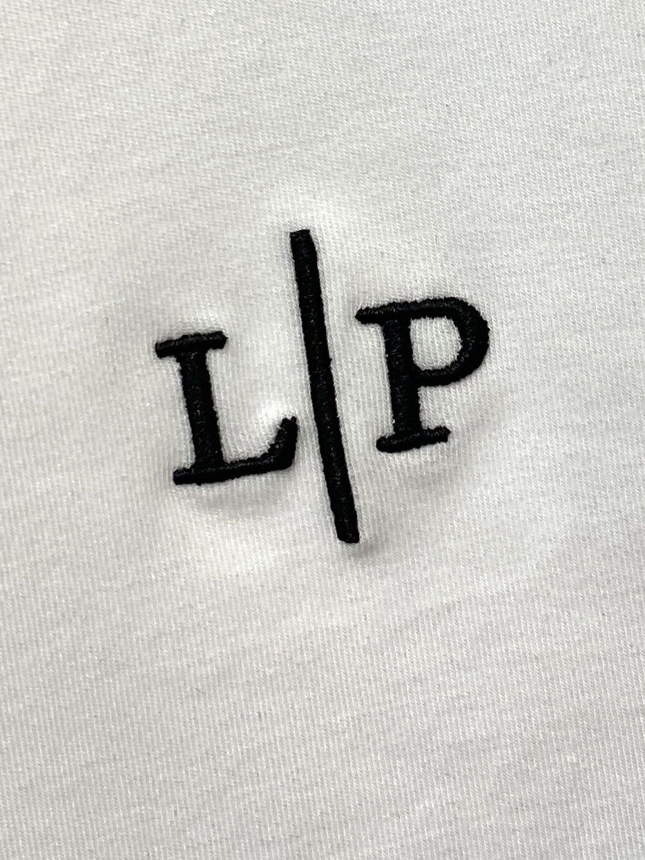 Loro Piana、2026新品短袖T恤，帅气时尚，简约百搭款。衣下精致刺绣字母Logo，面料棉 不仅