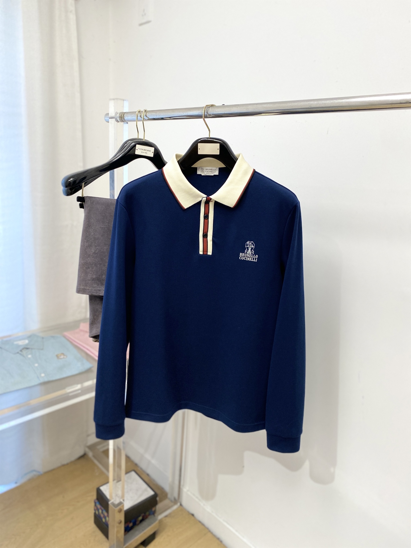 NO:730367,Support replacement after the year!  Brunello Cucinelli, 2025 new sweatshirt, fashionable and handsome, simple and versatile, exquisite embroidery pattern letter logo on the chest, customized original fabric, not only crisp and trendy silhouette, but also comfortable to wear, the yarn is more delicate, size M-3XL,, brunello cucinelli, hoodie, sweatshirts,19860909支持年后退换！ Brunello Cucinelli、2025新品卫衣,时尚帅气,简约百搭款,胸前精致刺绣图案字母logo,定制原版面料,不仅挺括,保持潮流的廓形,又穿着舒适,纱织更细腻,码数M-3XL,,brunello cucinelli,hoodie,sweatshirts,,Men's clothing