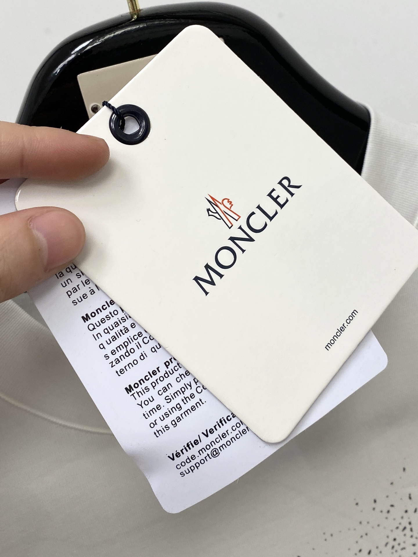 蒙口、2026新品短袖T恤，帅气时尚，简约百搭款。衣下顶级印胶图案logo，面料棉 不仅挺括，保持潮流的