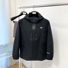 始祖鸟、2026最新款男士三合一羽绒服、羽绒内胆可自由拆卸。一件三穿!面料柔软舒适 .上身版型超赞 .拉链.辅料都是客供 始祖鸟、2026最新款男士三合一羽绒服、羽绒内胆可自由拆卸。一件三穿!面料柔软舒适 .上身版型超赞 .拉链.辅料都是客供