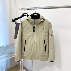 始祖鸟、2026最新款男士三合一羽绒服、羽绒内胆可自由拆卸。一件三穿!面料柔软舒适 .上身版型超赞 .拉链.辅料都是客供 始祖鸟、2026最新款男士三合一羽绒服、羽绒内胆可自由拆卸。一件三穿!面料柔软舒适 .上身版型超赞 .拉链.辅料都是客供