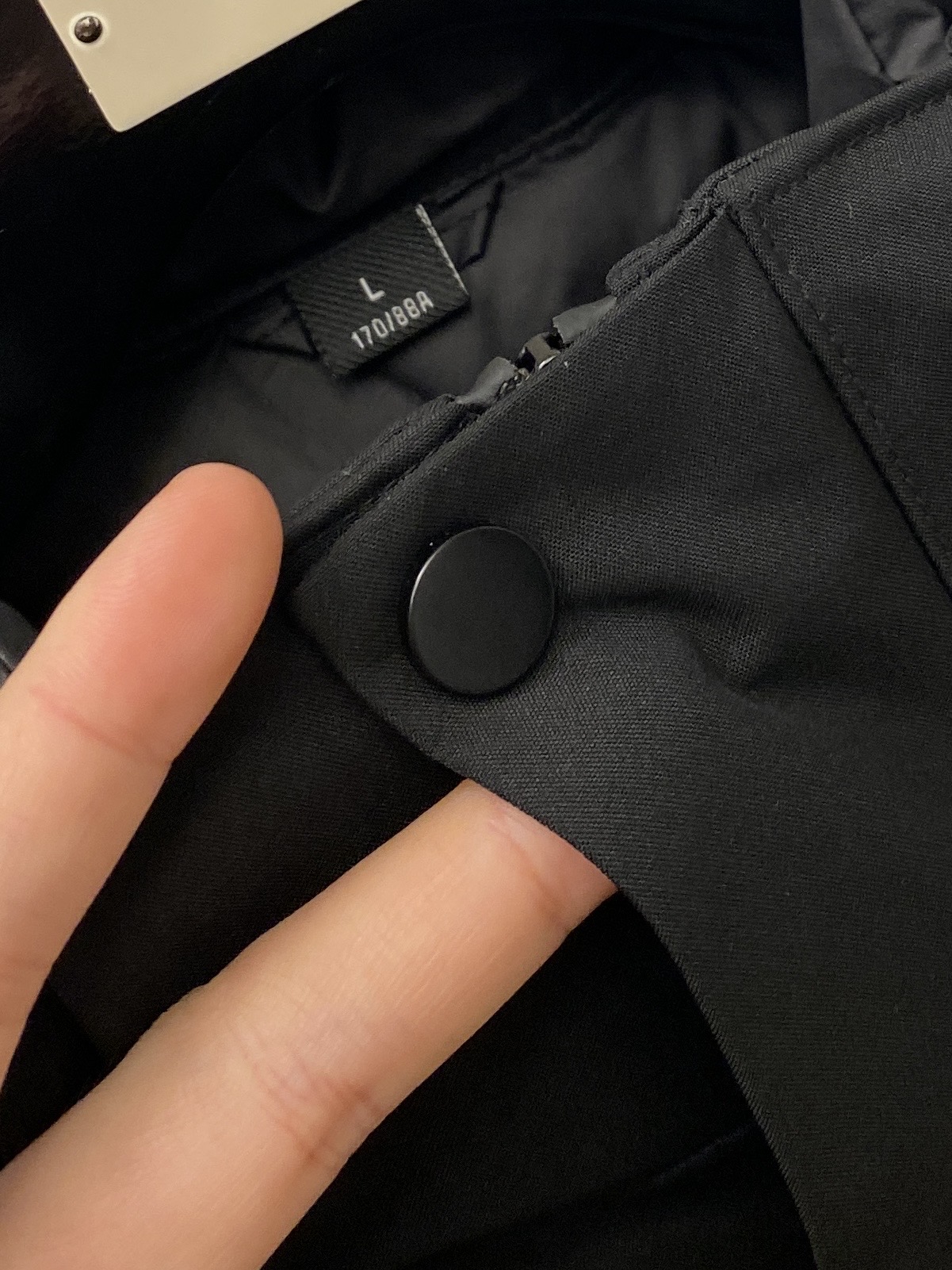 始祖鸟、2026最新款男士三合一羽绒服、羽绒内胆可自由拆卸。一件三穿！面料柔软舒适 ．上身版型超赞 ．拉链．辅料都是客供