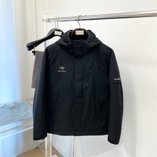 始祖鸟、2026最新款男士三合一羽绒服、羽绒内胆可自由拆卸。一件三穿!面料柔软舒适 .上身版型超赞 .拉链.辅料都是客供 始祖鸟、2026最新款男士三合一羽绒服、羽绒内胆可自由拆卸。一件三穿!面料柔软舒适 .上身版型超赞 .拉链.辅料都是客供