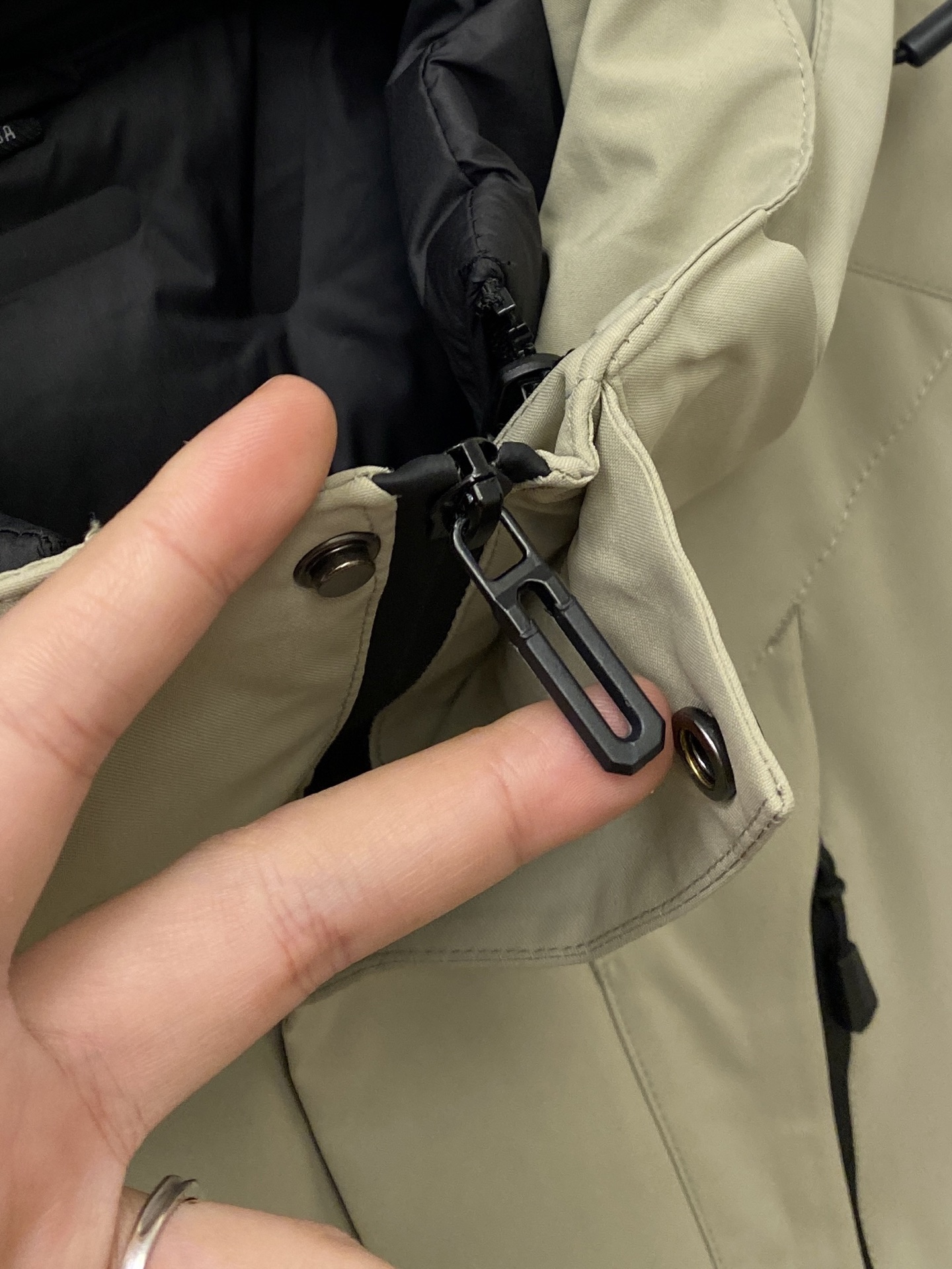 始祖鸟、2026最新款男士三合一羽绒服、羽绒内胆可自由拆卸。一件三穿！面料柔软舒适 ．上身版型超赞 ．拉链．辅料都是客供