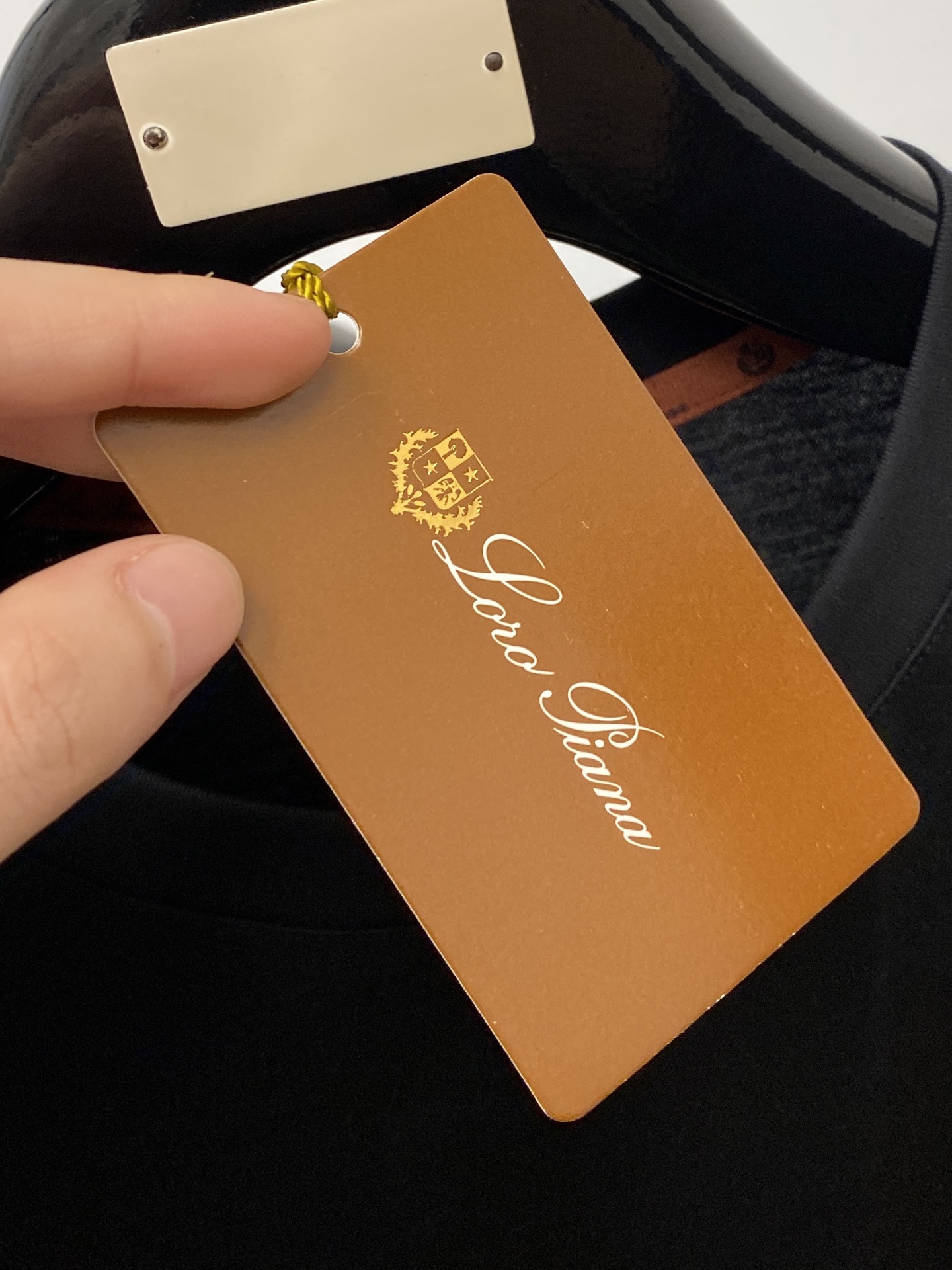 Loro piana、2026新品短袖T恤，帅气时尚，胸前顶级印胶装饰字母logo，简约百搭款。面料棉 