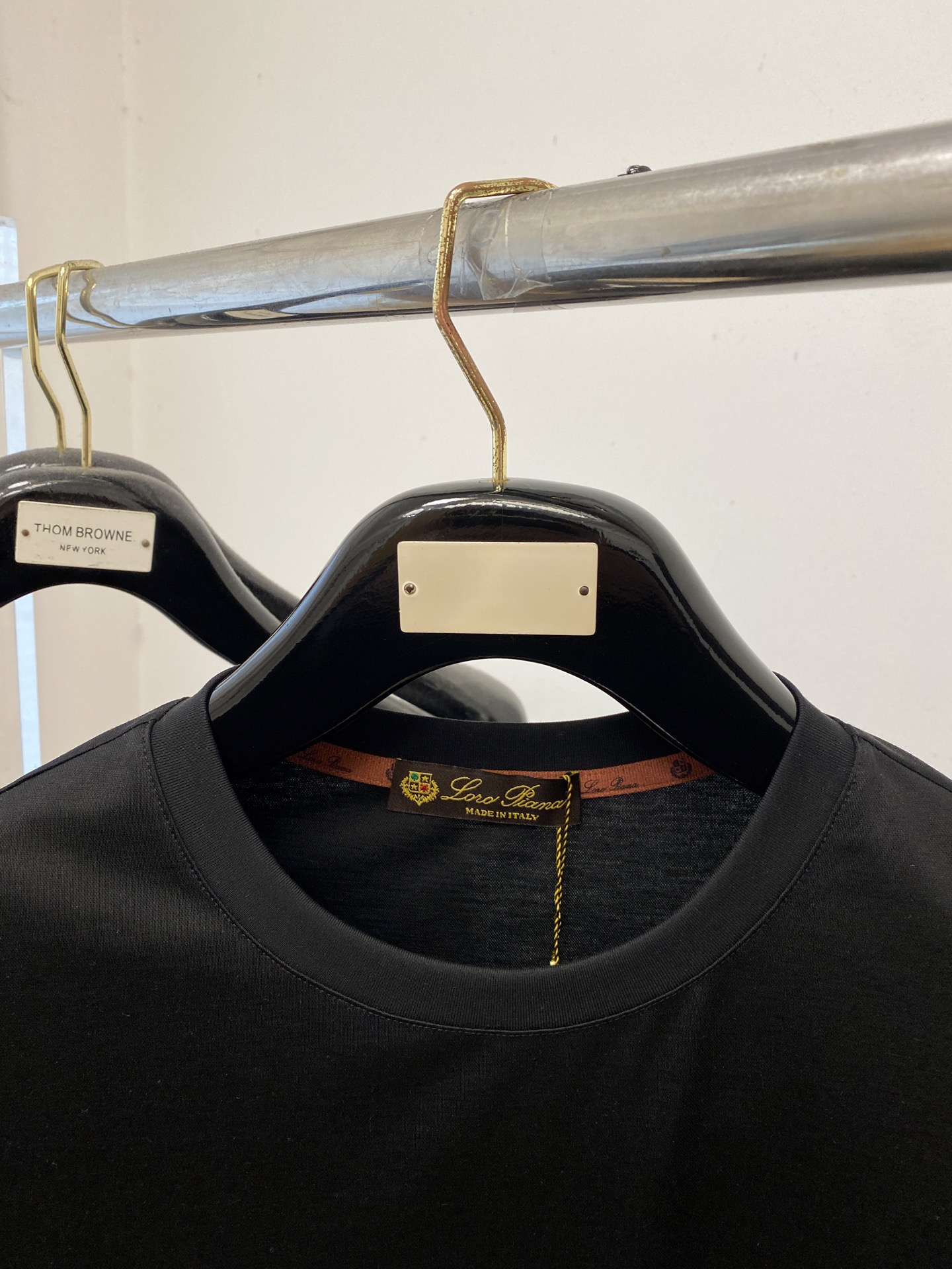 Loro piana、2026新品短袖T恤，帅气时尚，胸前顶级印胶装饰字母logo，简约百搭款。面料棉 