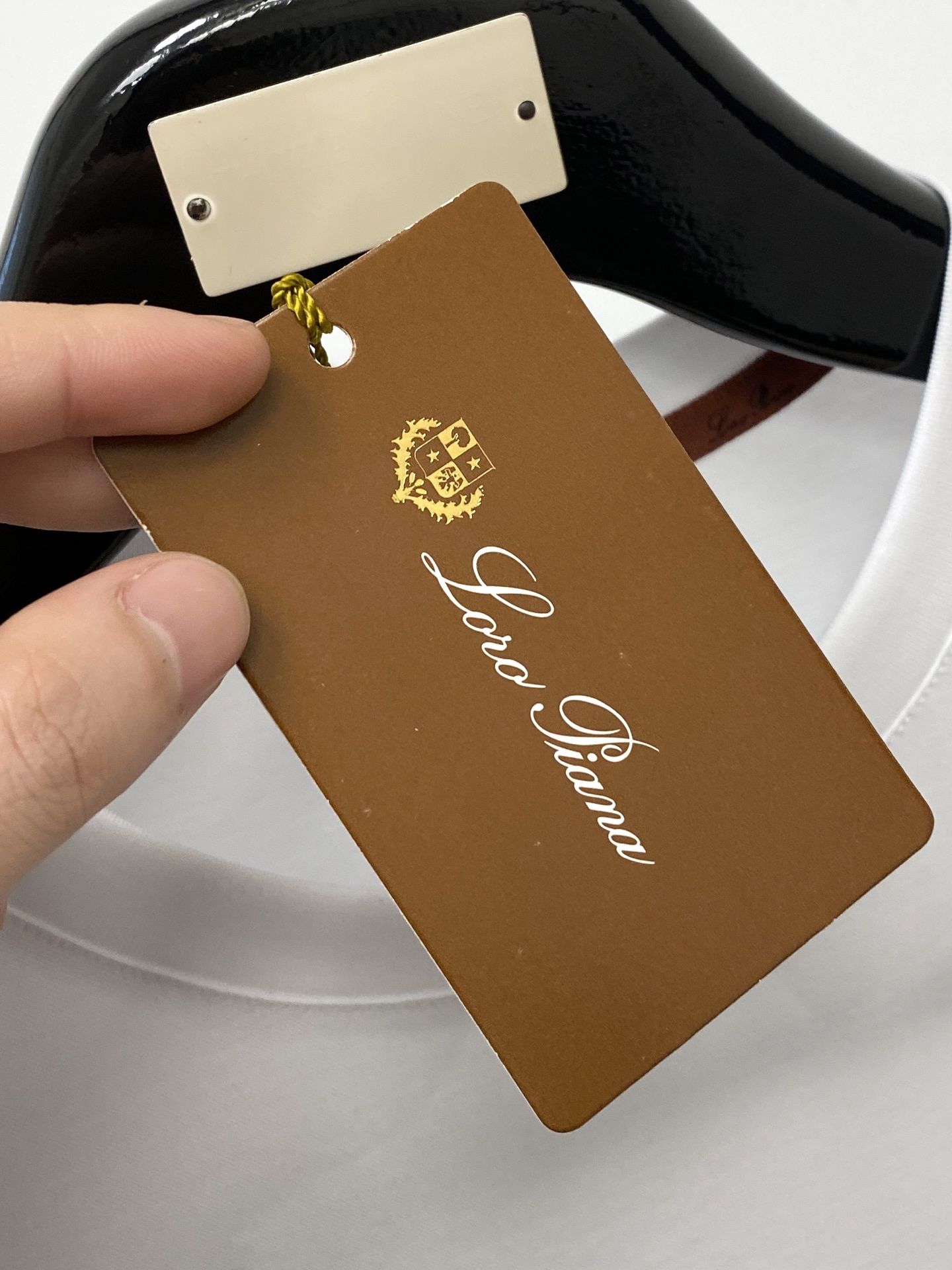 Loro piana、2026新品短袖T恤，帅气时尚，胸前顶级印胶装饰字母logo，简约百搭款。面料棉 