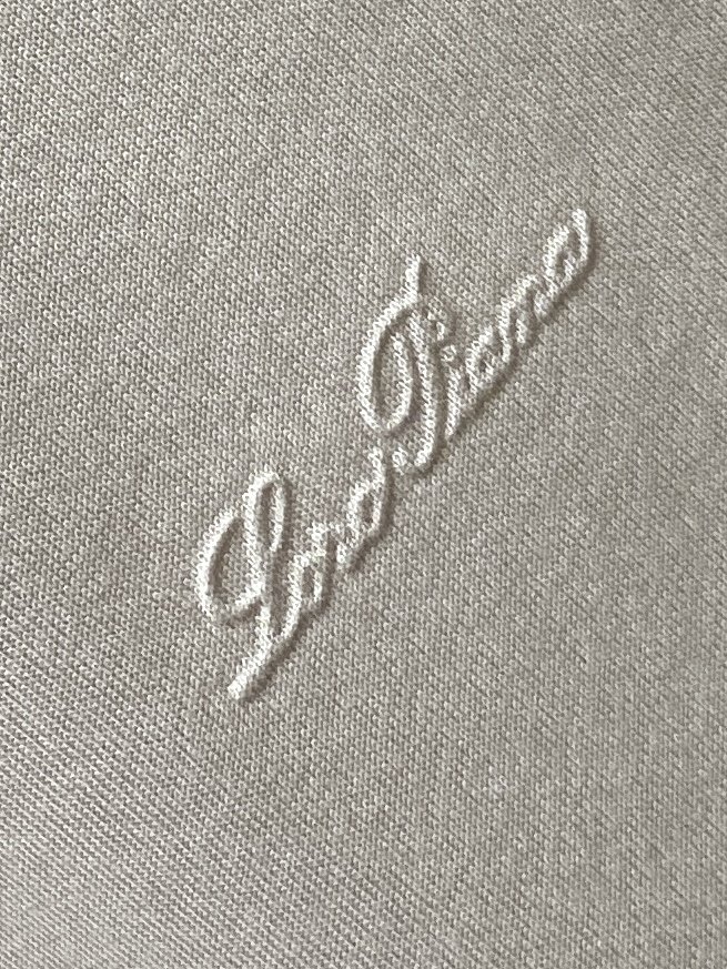 Loro piana、2026新品短袖T恤，帅气时尚，胸前设计凹凸字母logo，简约百搭款。面料棉 不仅