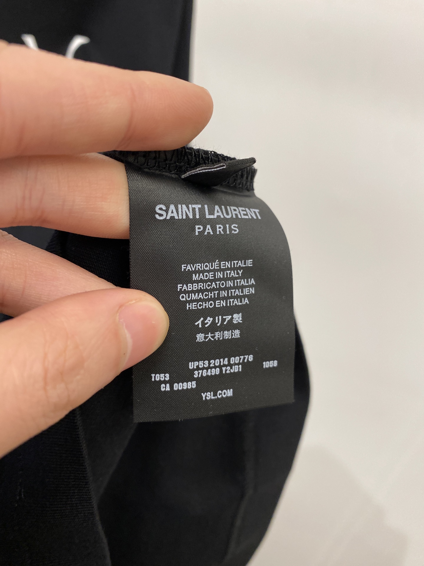 YSL 圣罗兰、2026新品短袖T恤，帅气时尚，胸前顶级印花字母logo，简约百搭款。面料棉 不仅挺括，