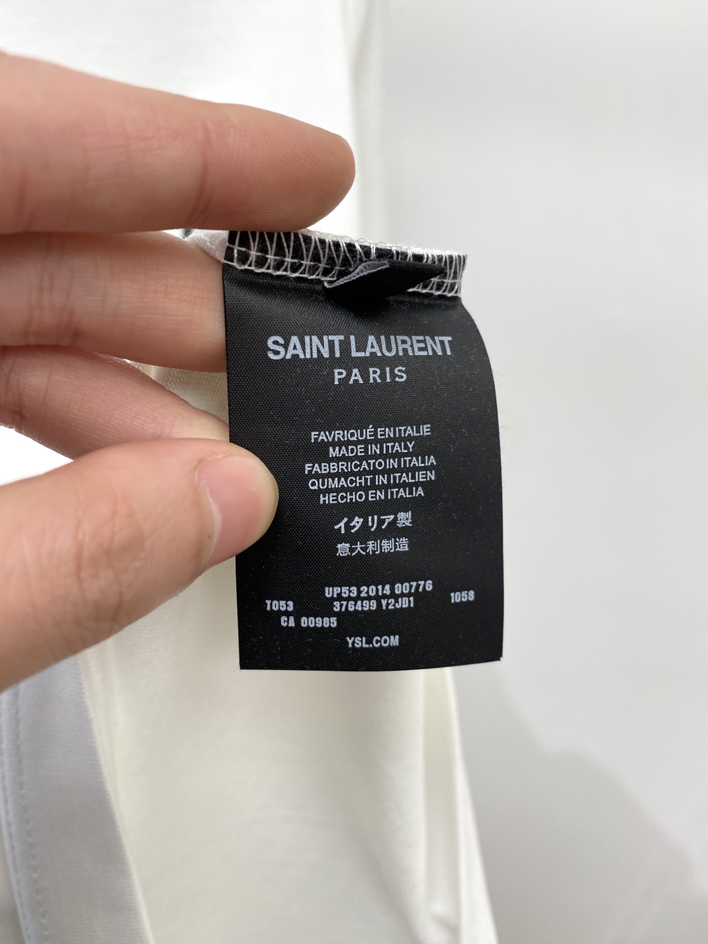 YSL 圣罗兰、2026新品短袖T恤，帅气时尚，胸前顶级印花字母logo，简约百搭款。面料棉 不仅挺括，