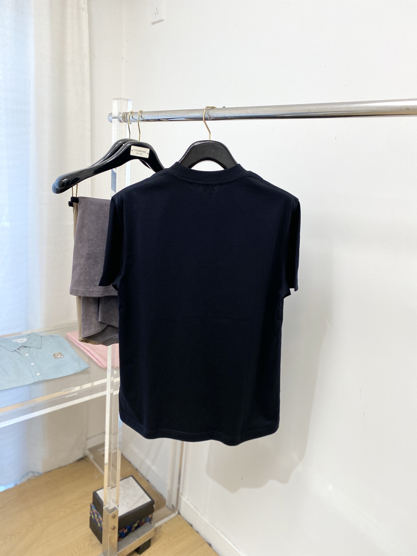 普拉达、2026新品短袖T恤，帅气时尚，胸前顶级印花字母logo，简约百搭款。面料棉 不仅挺括，保持潮流