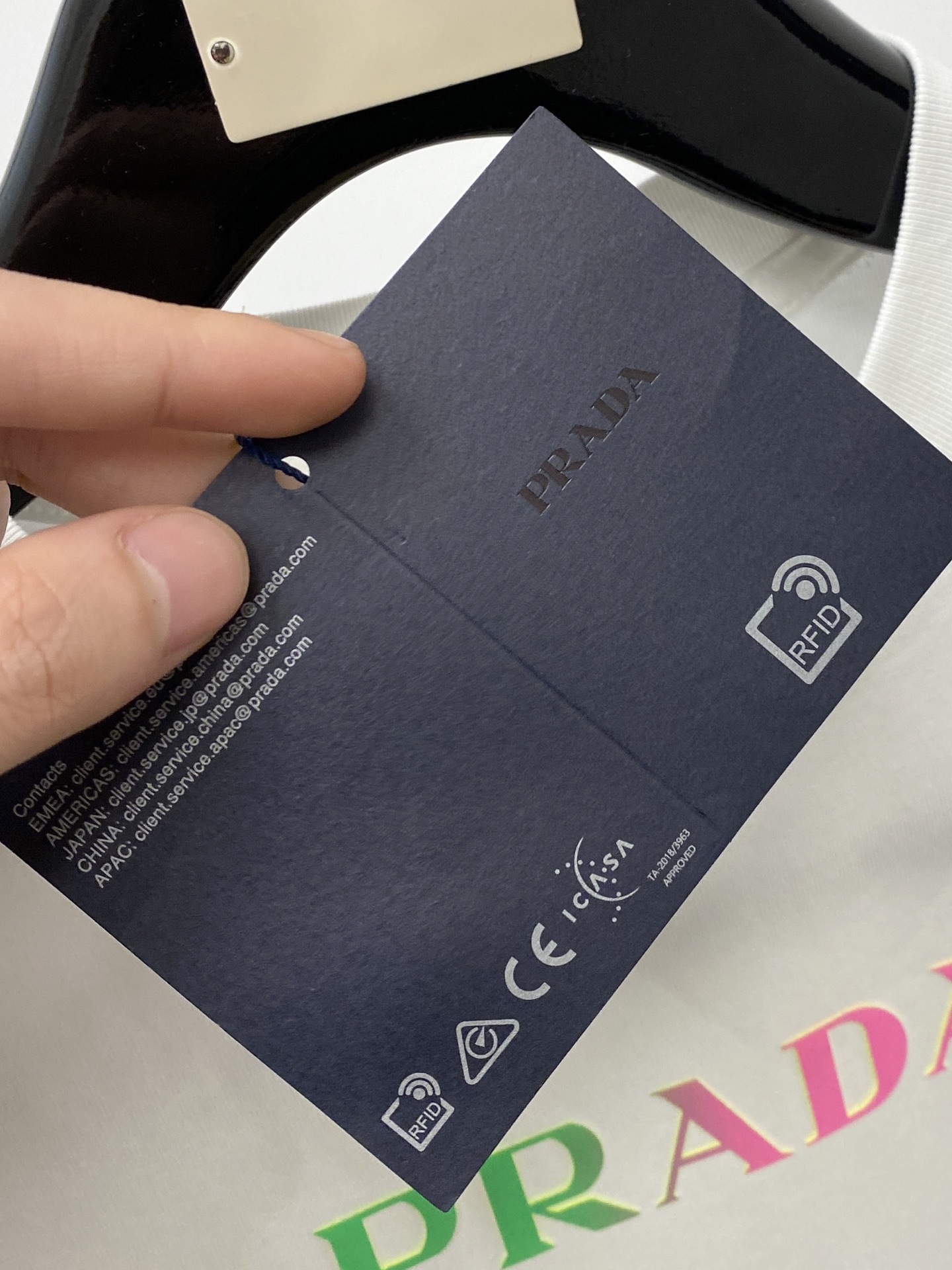 普拉达、2026新品短袖T恤，帅气时尚，胸前顶级印花字母logo，简约百搭款。面料棉 不仅挺括，保持潮流