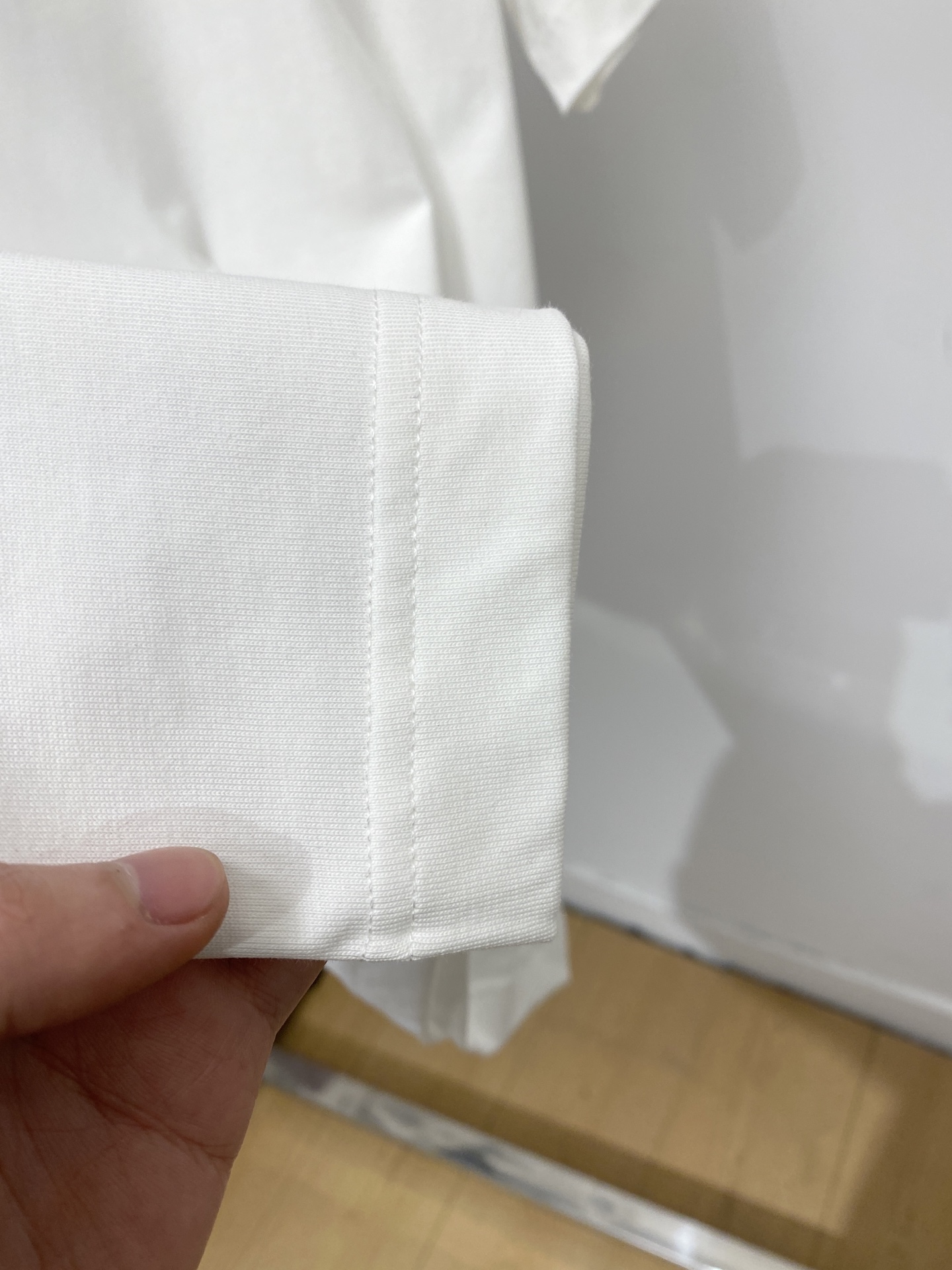 普拉达、2026新品短袖T恤，帅气时尚，胸前顶级印花字母logo，简约百搭款。面料棉 不仅挺括，保持潮流