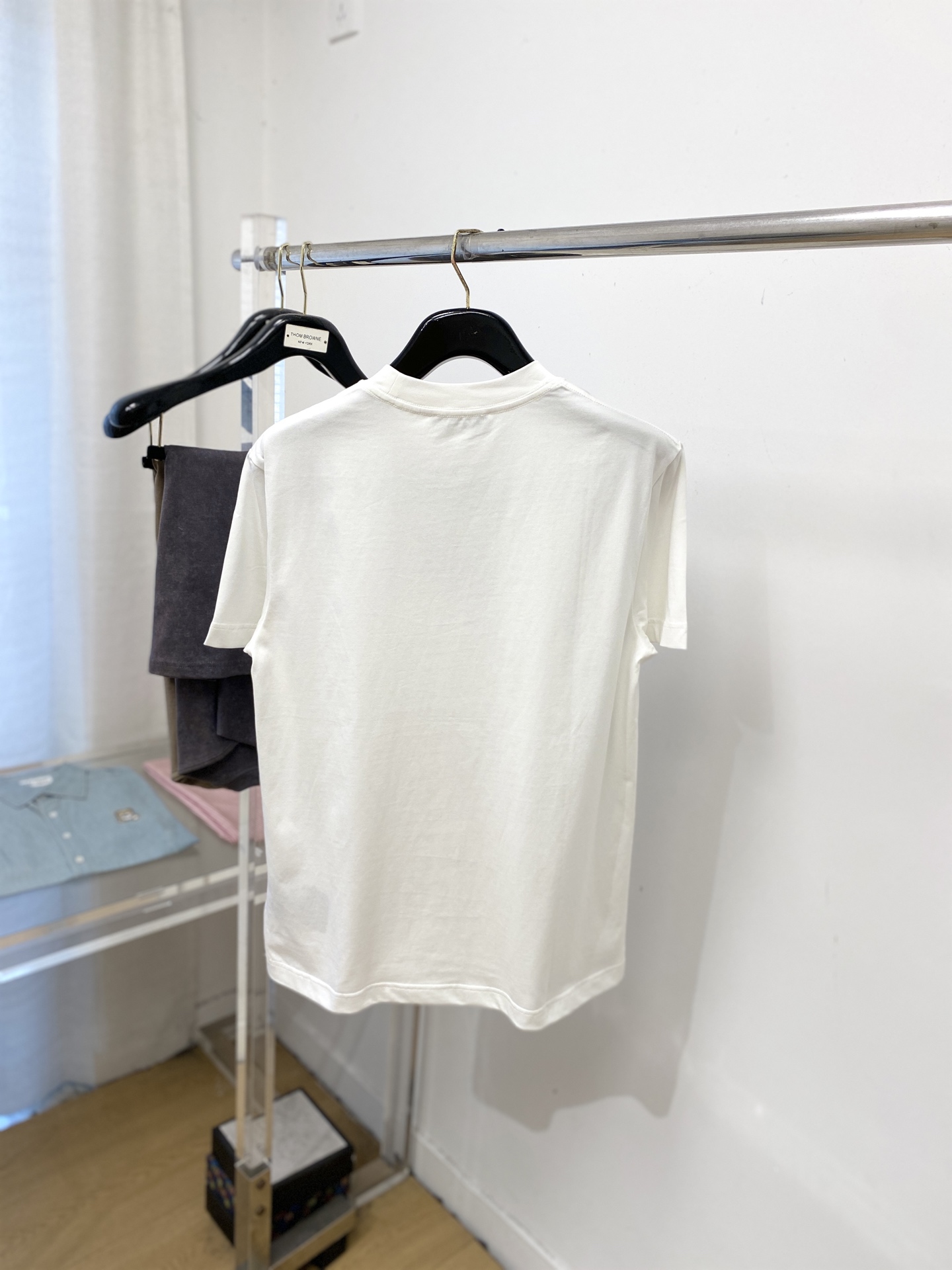 普拉达、2026新品短袖T恤，帅气时尚，胸前顶级印花字母logo，简约百搭款。面料棉 不仅挺括，保持潮流