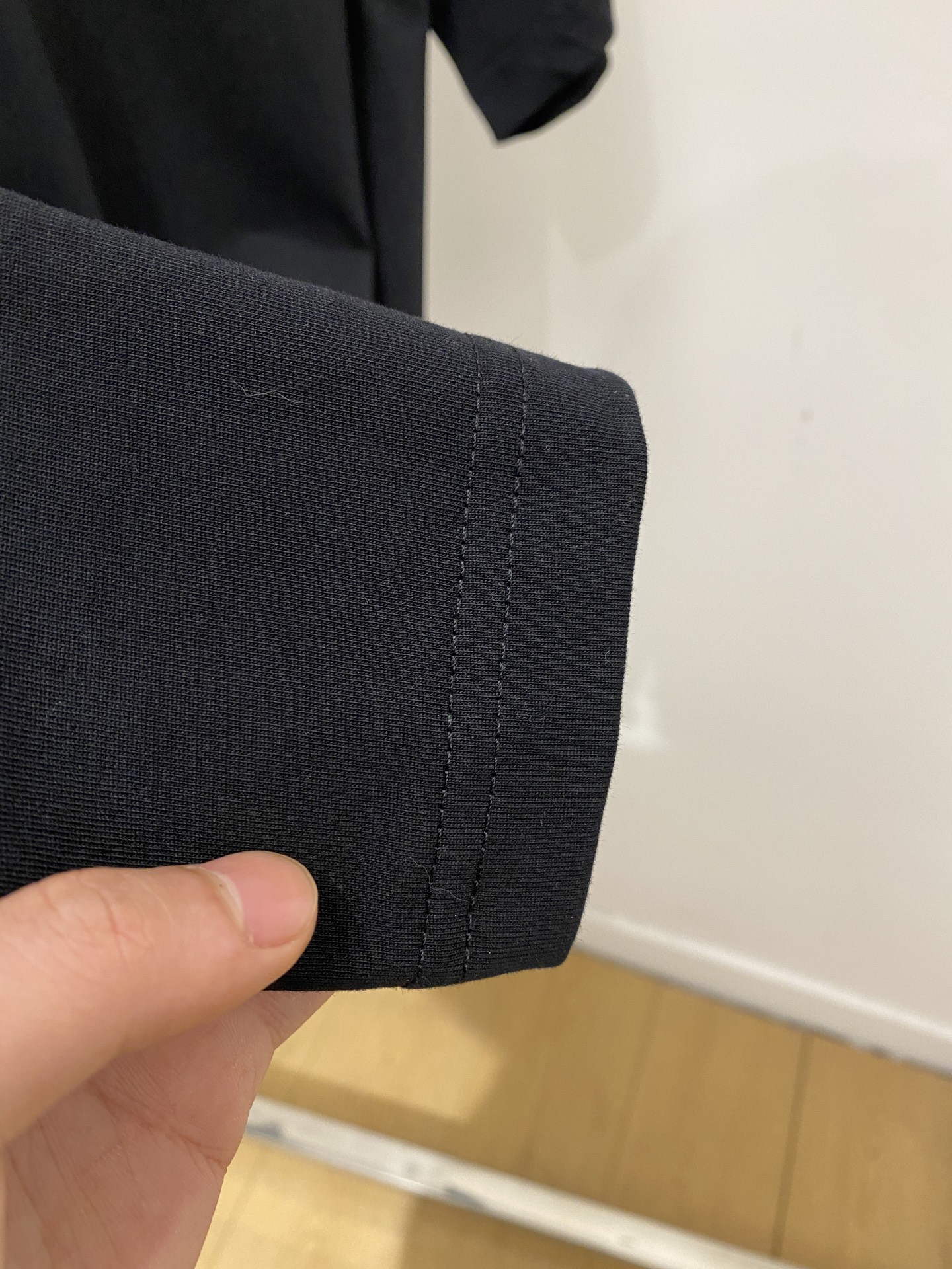 迪奥、2026新品短袖T恤，帅气时尚，胸前精致刺绣字母logo，简约百搭款。面料棉 不仅挺括，保持潮流的