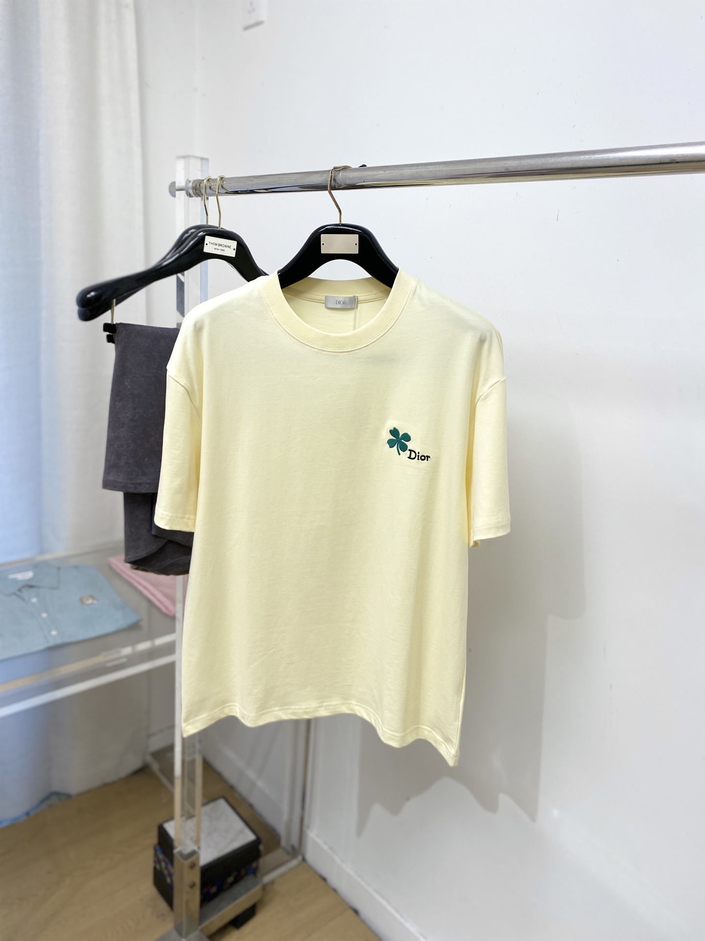 迪奥、2026新品短袖T恤，帅气时尚，胸前精致刺绣图案字母logo，简约百搭款。面料棉 不仅挺括，保持潮