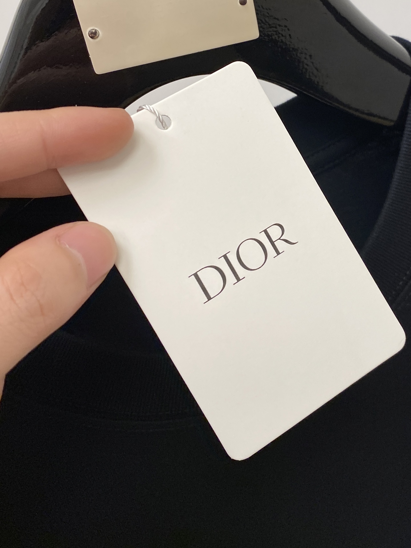 迪奥、2026新品短袖T恤，帅气时尚，胸前精致刺绣字母logo，简约百搭款。面料棉 不仅挺括，保持潮流的