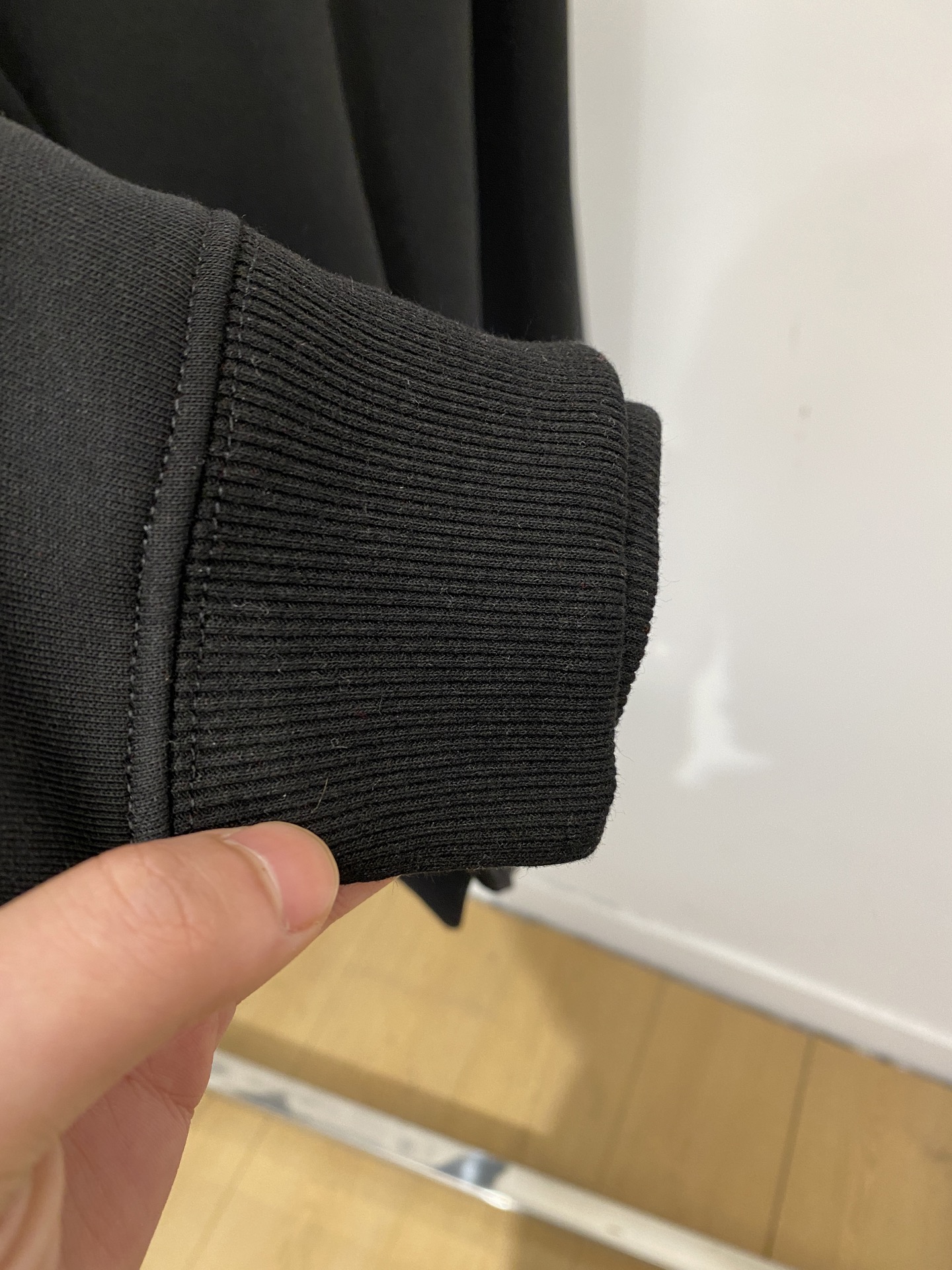 🌾退换！ 古奇、2025新品加绒卫衣，帅气时尚，胸前顶级印花字母图案logo，简约百搭款。面料棉 不仅挺