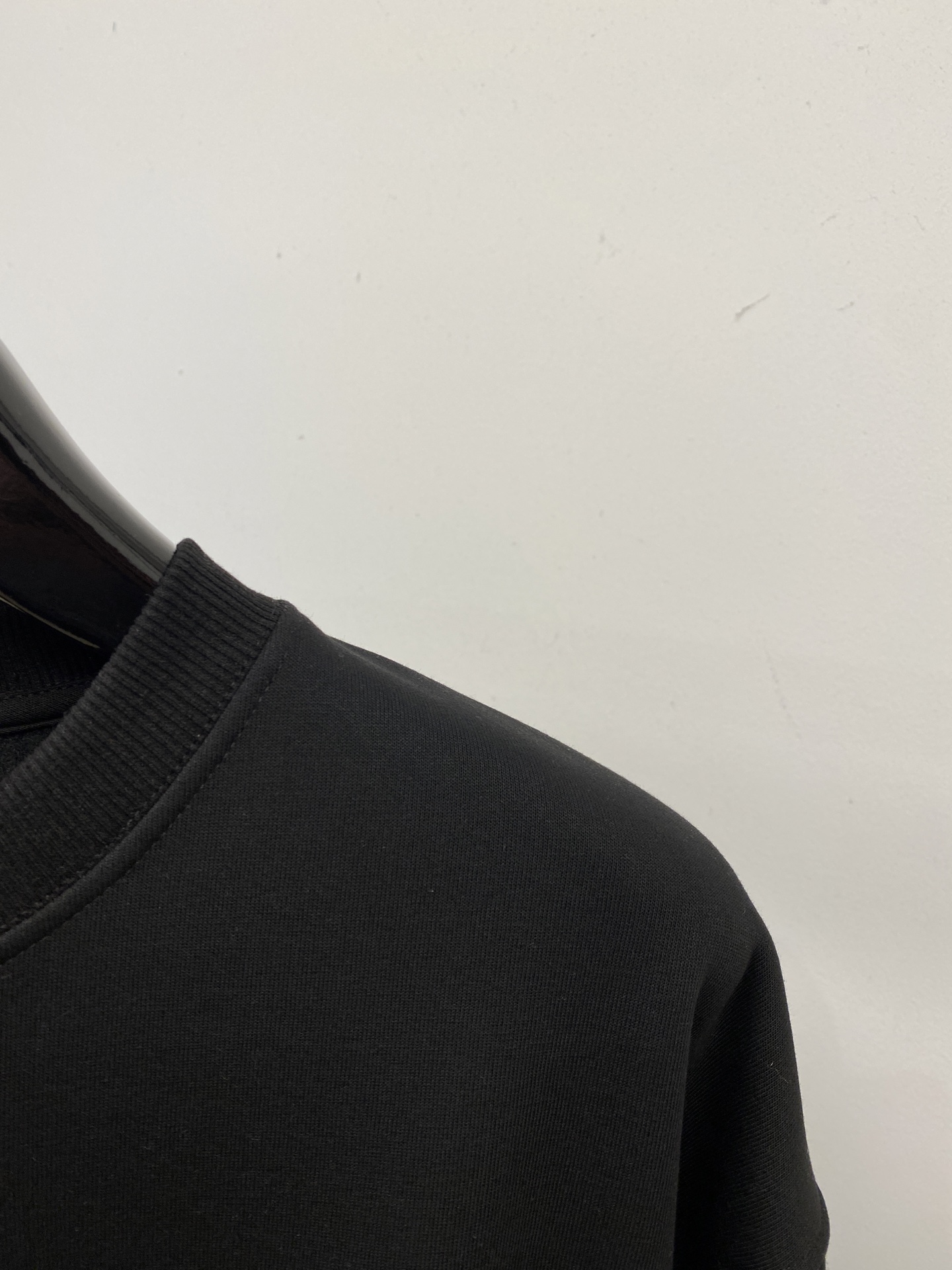 🌾退换！ 古奇、2025新品加绒卫衣，帅气时尚，胸前顶级印花字母图案logo，简约百搭款。面料棉 不仅挺