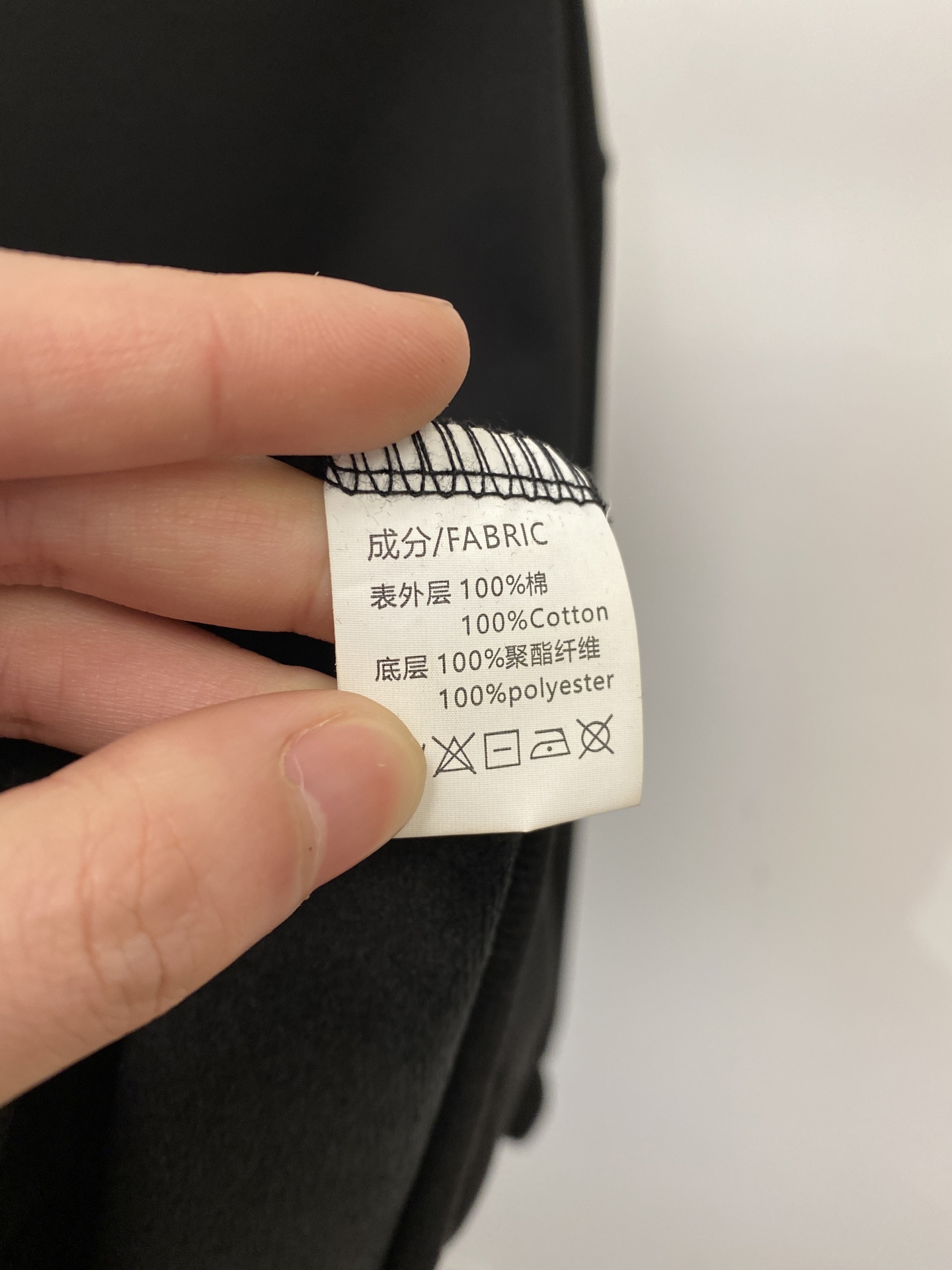 ￼ 🌾退换！ 古奇、2025新品加绒卫衣，帅气时尚，胸前顶级印花字母图案logo，简约百搭款。面料棉 不