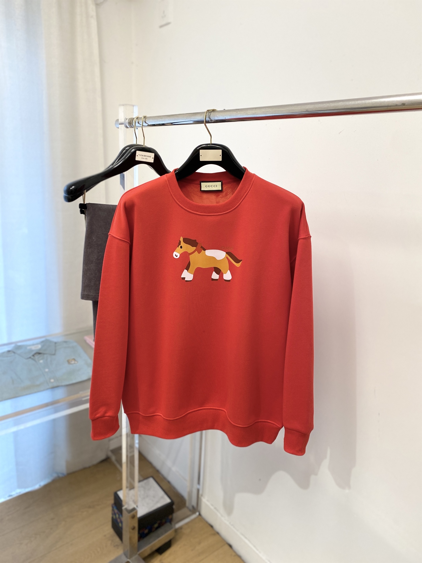 🌾退换！ 古奇、2025新品加绒卫衣，帅气时尚，胸前顶级印花字母图案logo，简约百搭款。面料棉 不仅挺