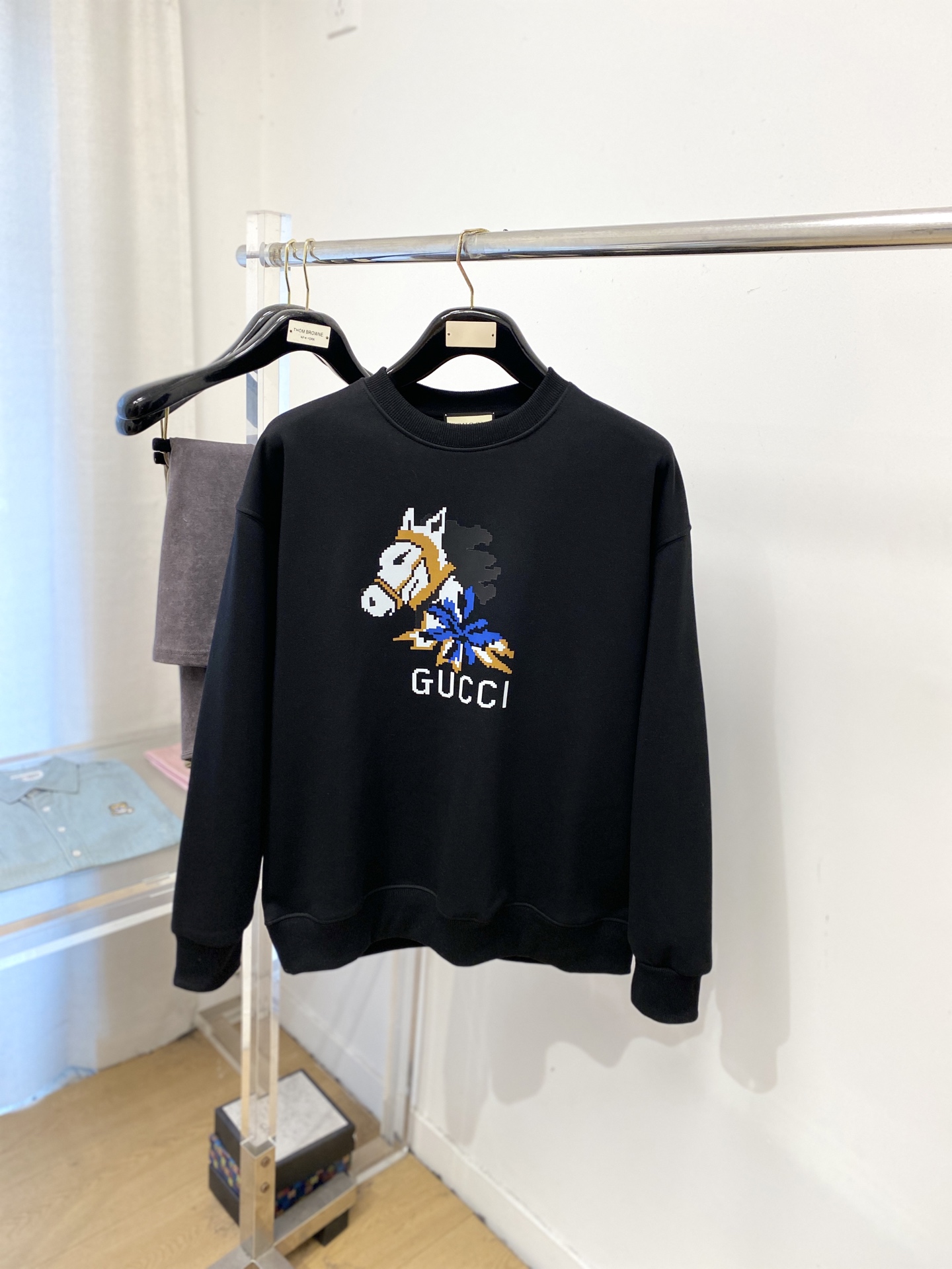 🌾退换！ 古奇、2025新品加绒卫衣，帅气时尚，胸前顶级印花字母图案logo，简约百搭款。面料棉 不仅挺