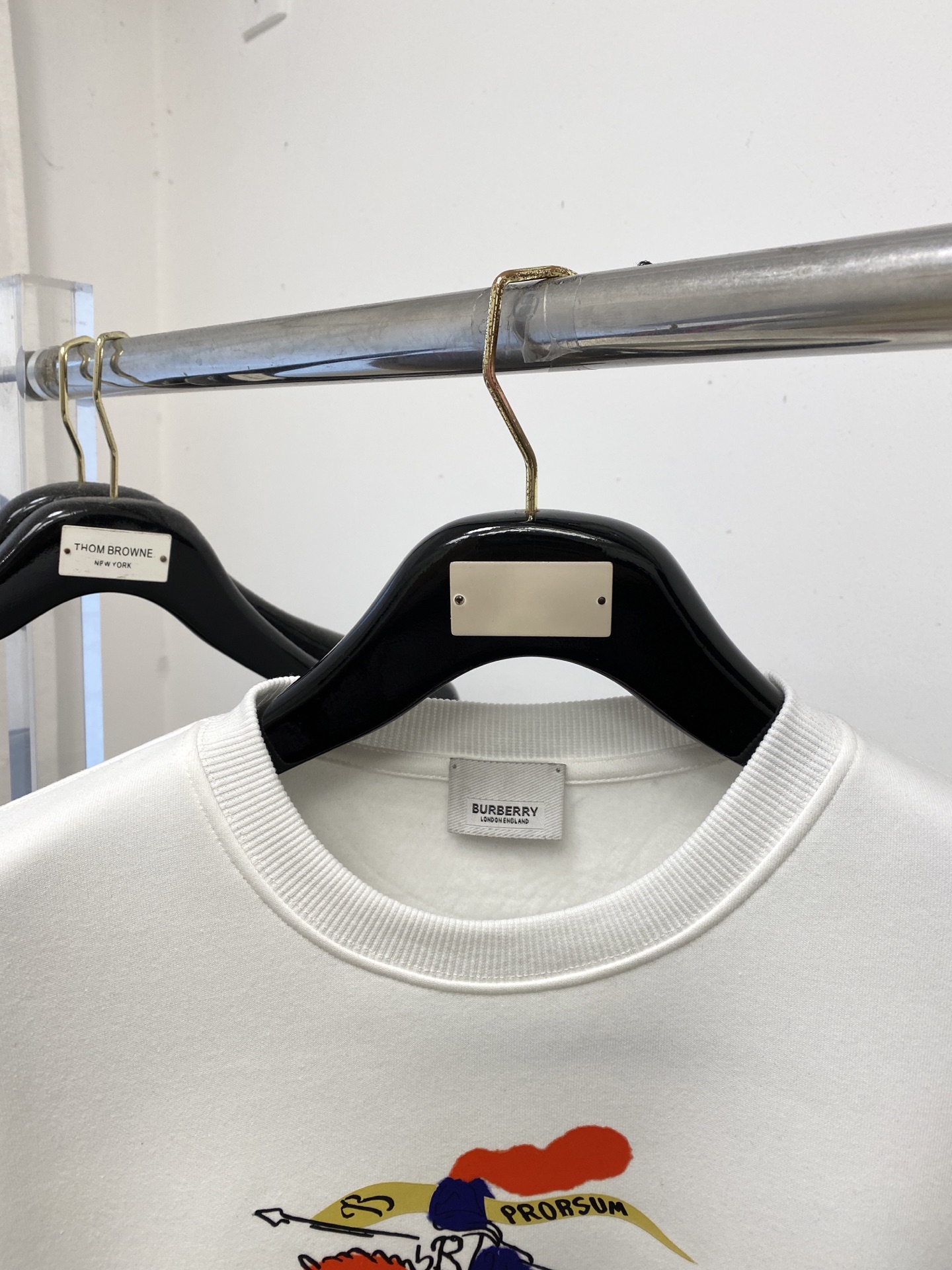 🌾退换！ 巴宝莉、2025新品加绒卫衣，帅气时尚，胸前顶级印花字母图案logo，简约百搭款。面料棉 不仅