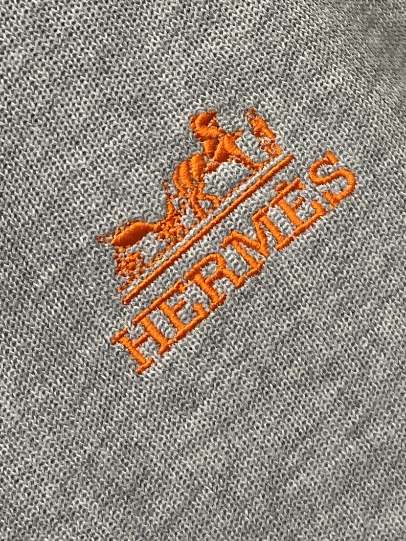 🌾退换！ 爱马仕、2025新品开衫卫衣，帅气时尚，胸前精致刺绣图案字母logo，简约百搭款。面料棉 不仅