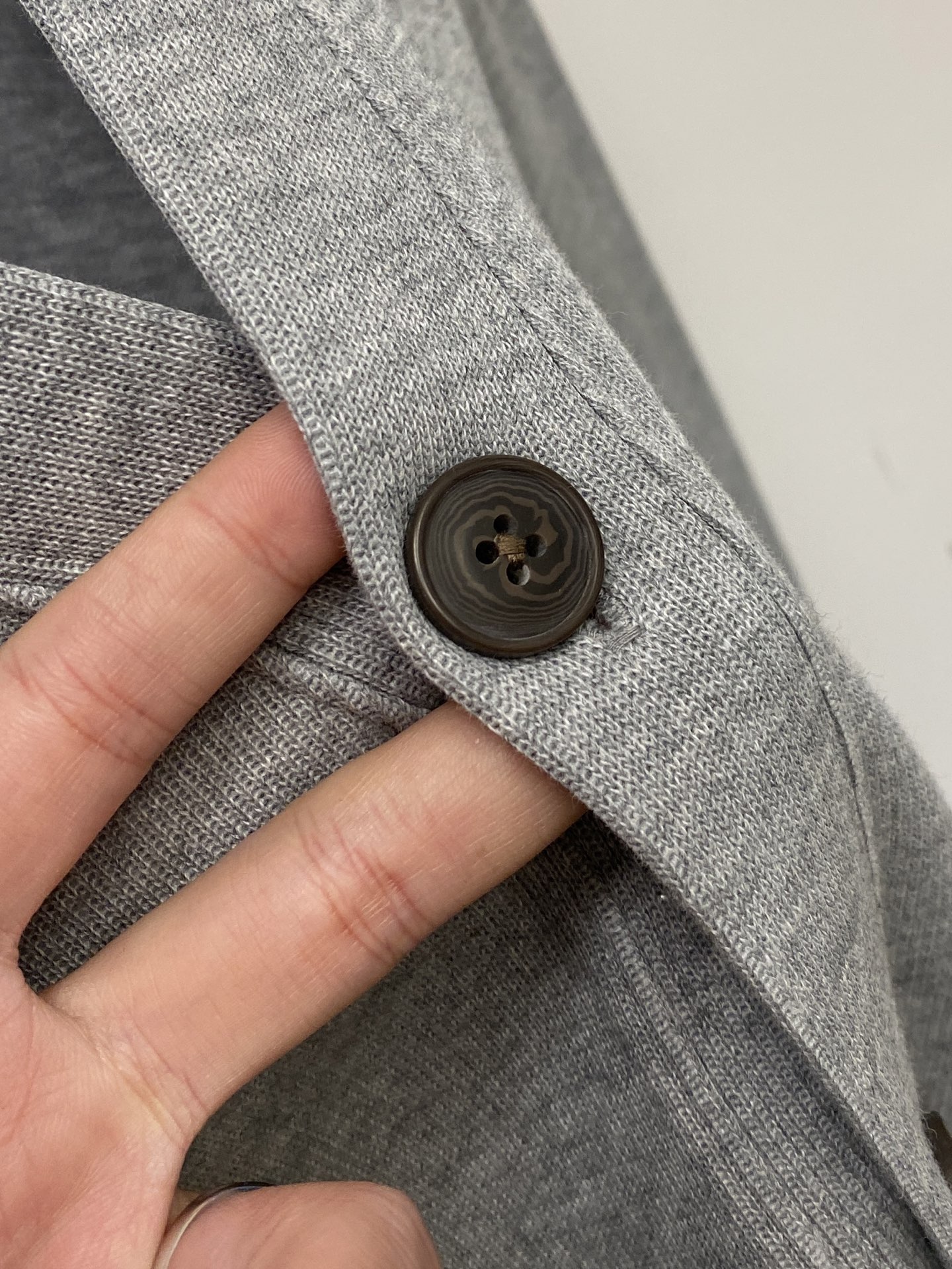 🌾退换！ 爱马仕、2025新品开衫卫衣，帅气时尚，胸前精致刺绣图案字母logo，简约百搭款。面料棉 不仅