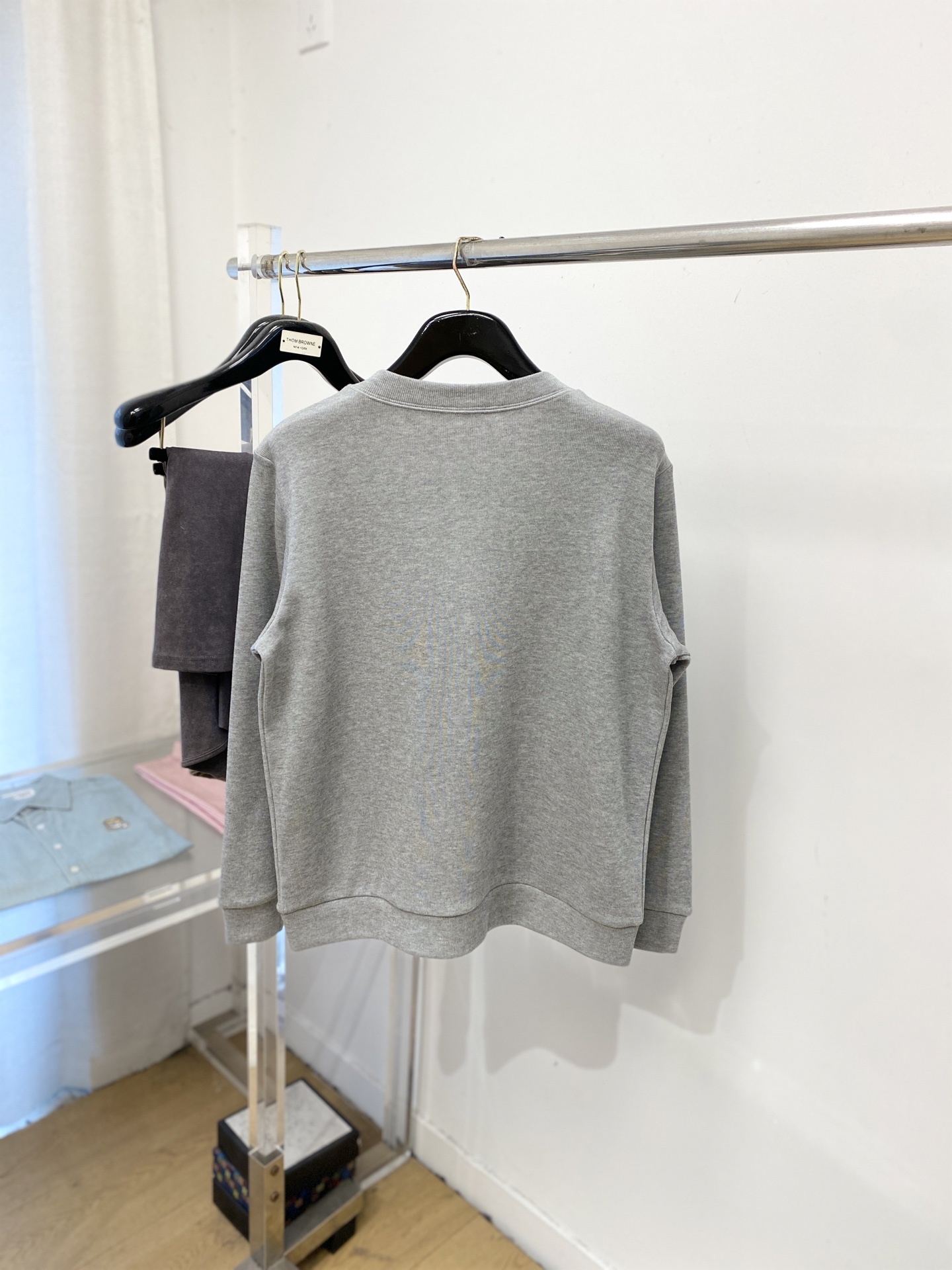 🌾退换！ 爱马仕、2025新品开衫卫衣，帅气时尚，胸前精致刺绣图案字母logo，简约百搭款。面料棉 不仅