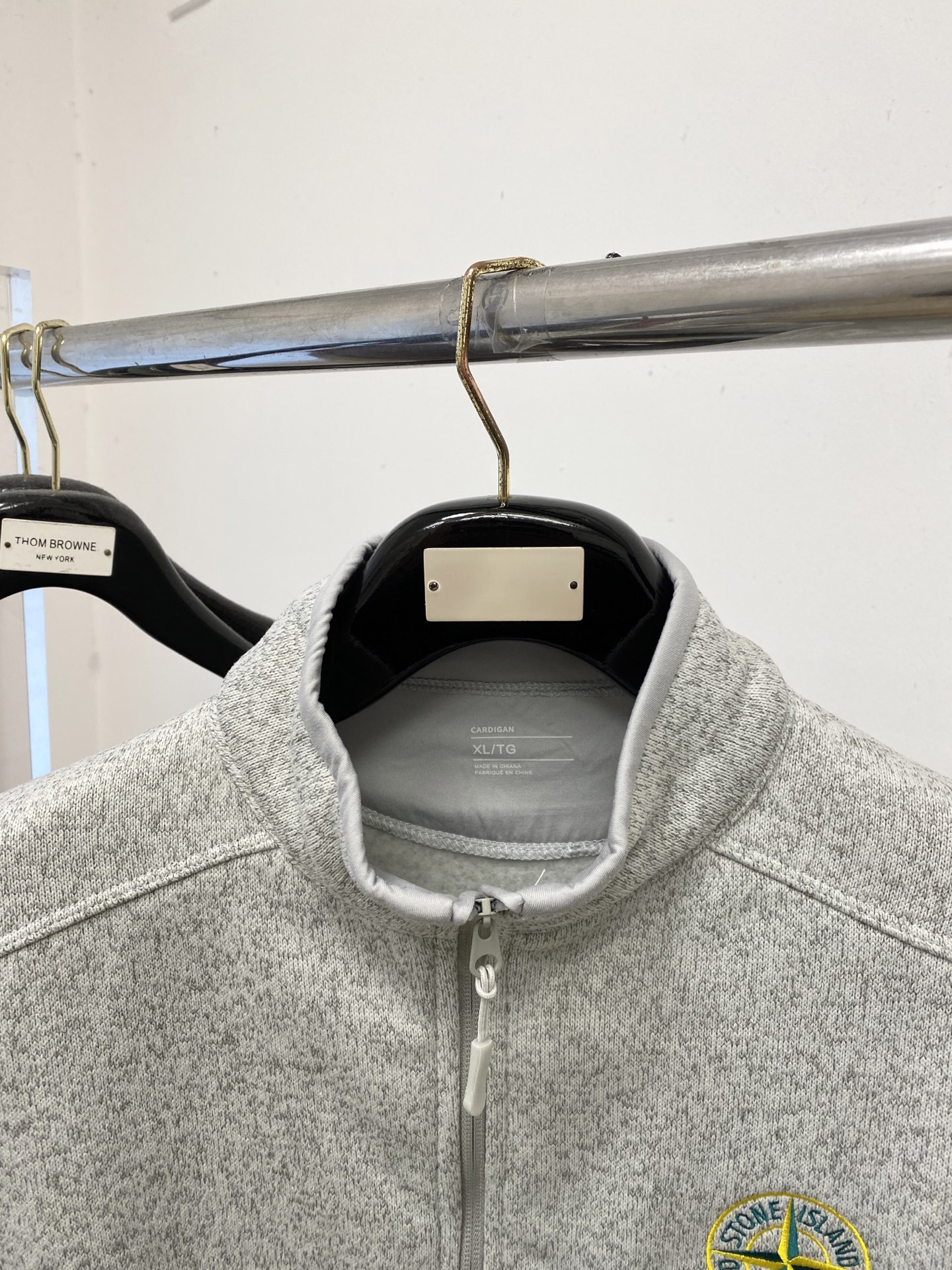 🌾退换！ 石头岛、2025新品卫衣外套，帅气时尚，胸前精致刺绣图案字母logo，简约百搭款。面料棉 不仅