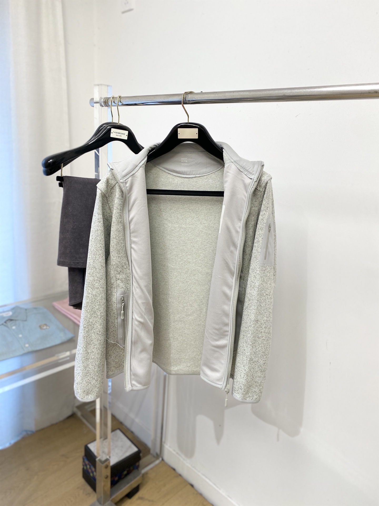 🌾退换！ 石头岛、2025新品卫衣外套，帅气时尚，胸前精致刺绣图案字母logo，简约百搭款。面料棉 不仅