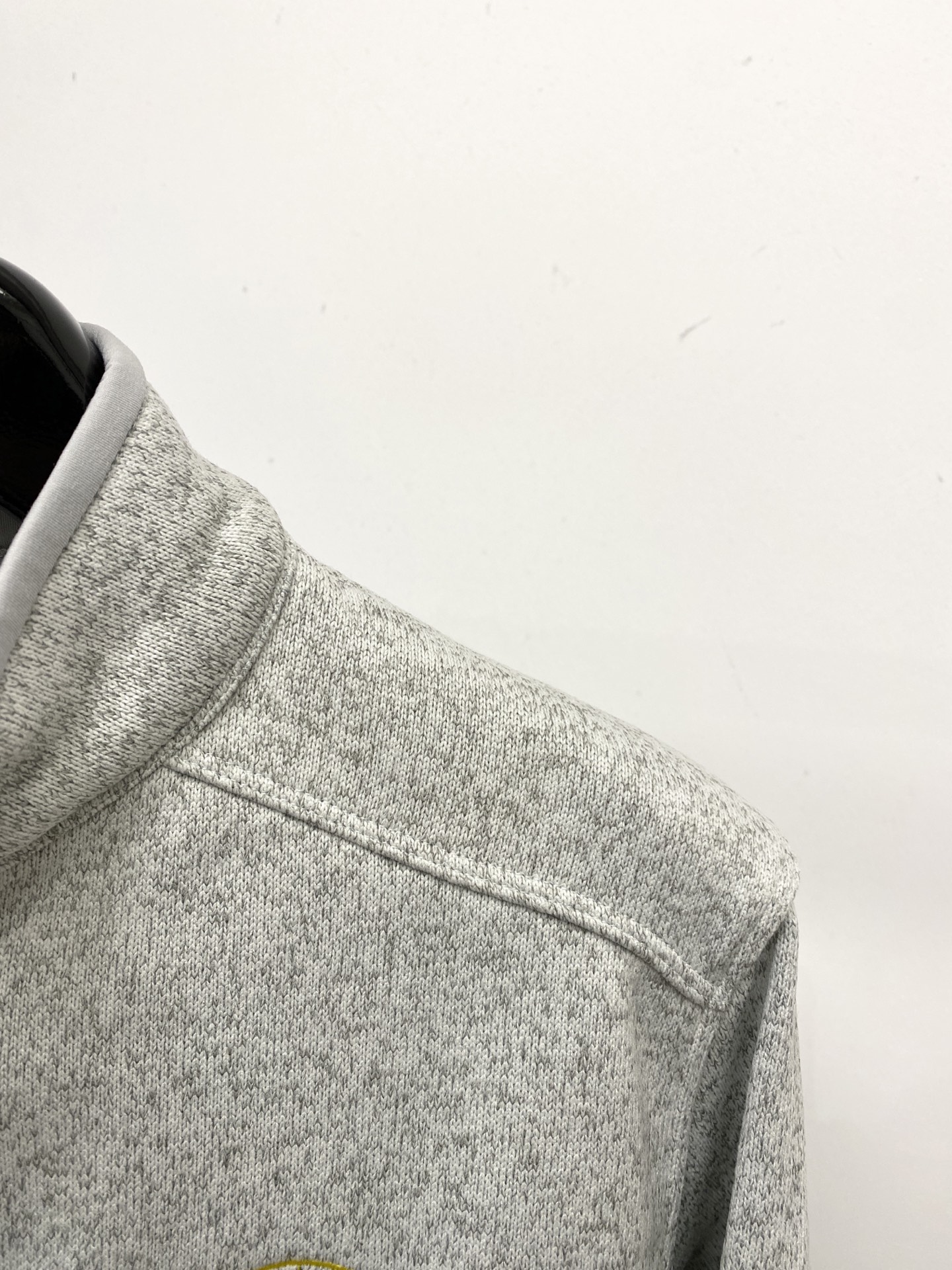 🌾退换！ 石头岛、2025新品卫衣外套，帅气时尚，胸前精致刺绣图案字母logo，简约百搭款。面料棉 不仅