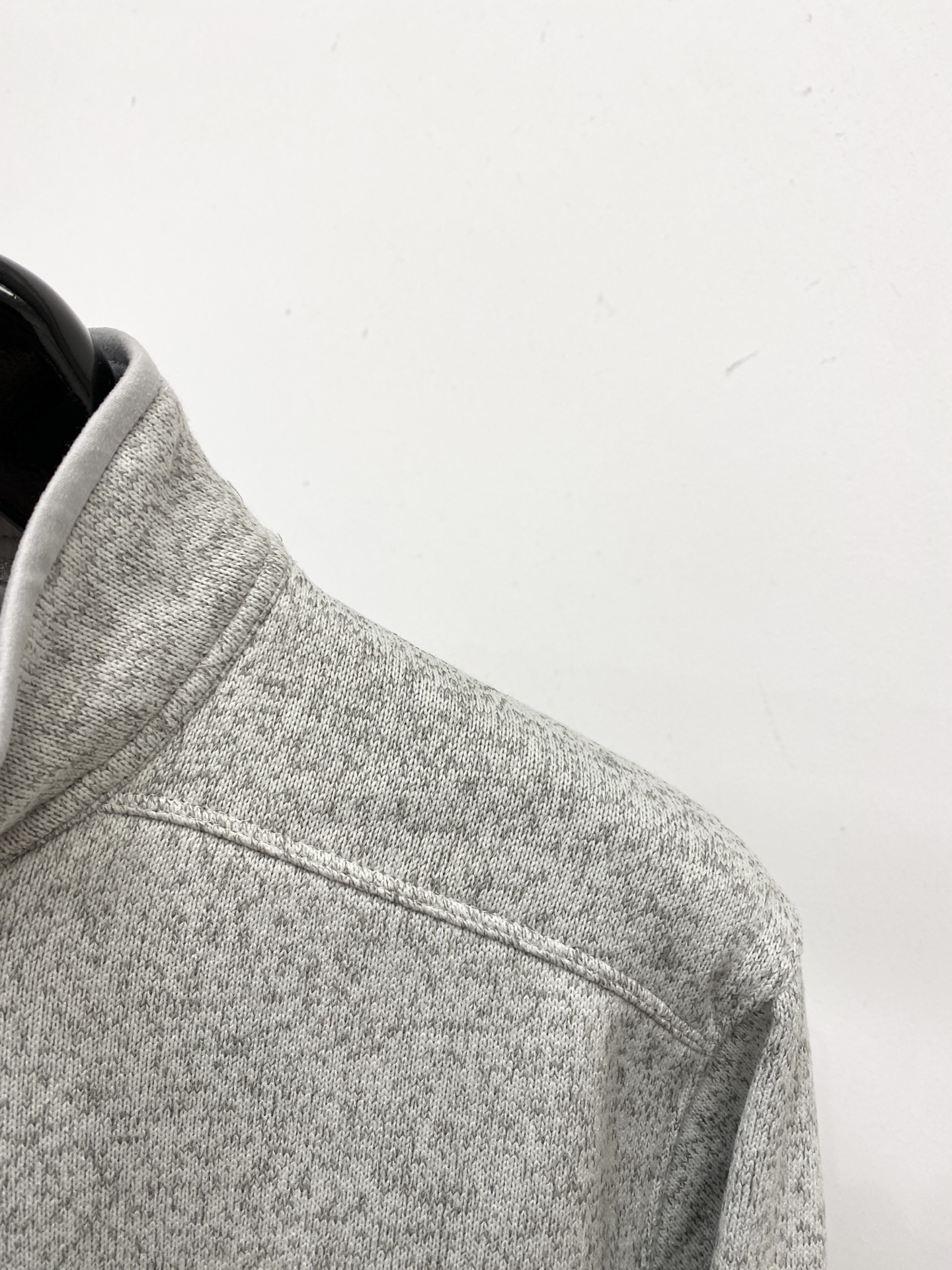 🌾退换！ 始祖鸟、2025新品卫衣外套，帅气时尚，胸前精致刺绣图案字母logo，简约百搭款。面料棉 不仅