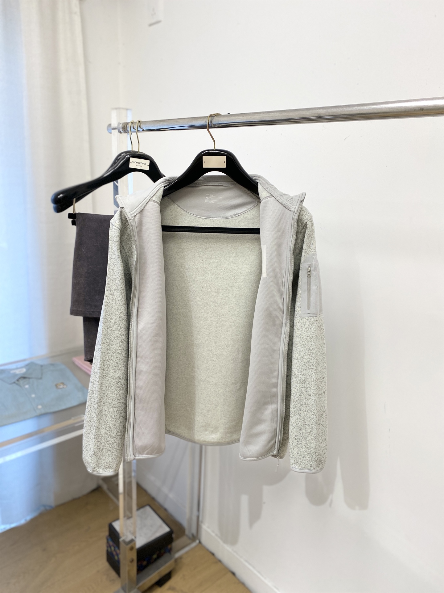 🌾退换！ 始祖鸟、2025新品卫衣外套，帅气时尚，胸前精致刺绣图案字母logo，简约百搭款。面料棉 不仅