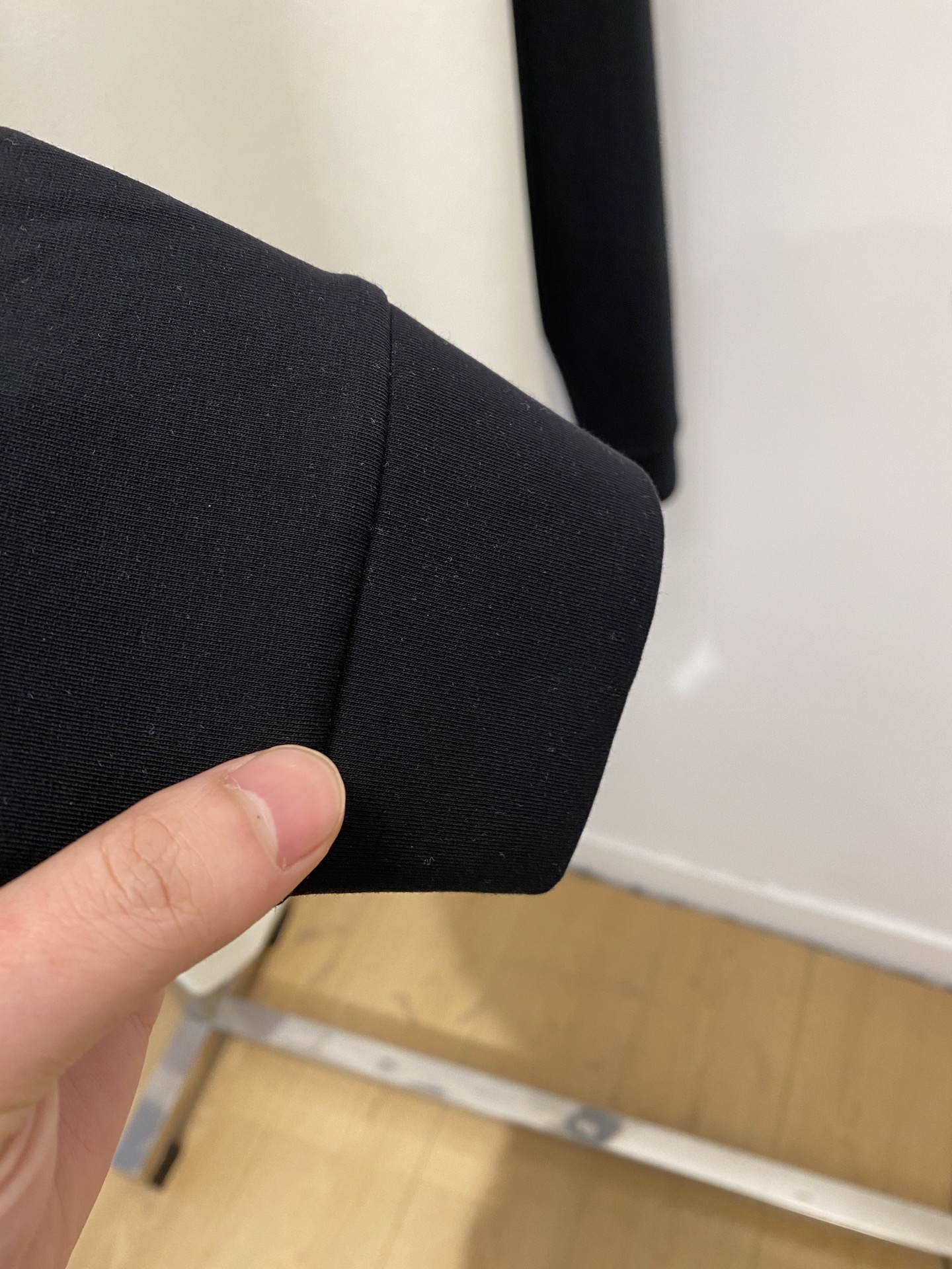 ￼ 🌾退换！ 蒙口、2025新品长袖卫衣，帅气时尚，胸前刺绣装饰图案logo，简约百搭款。面料棉 不仅挺