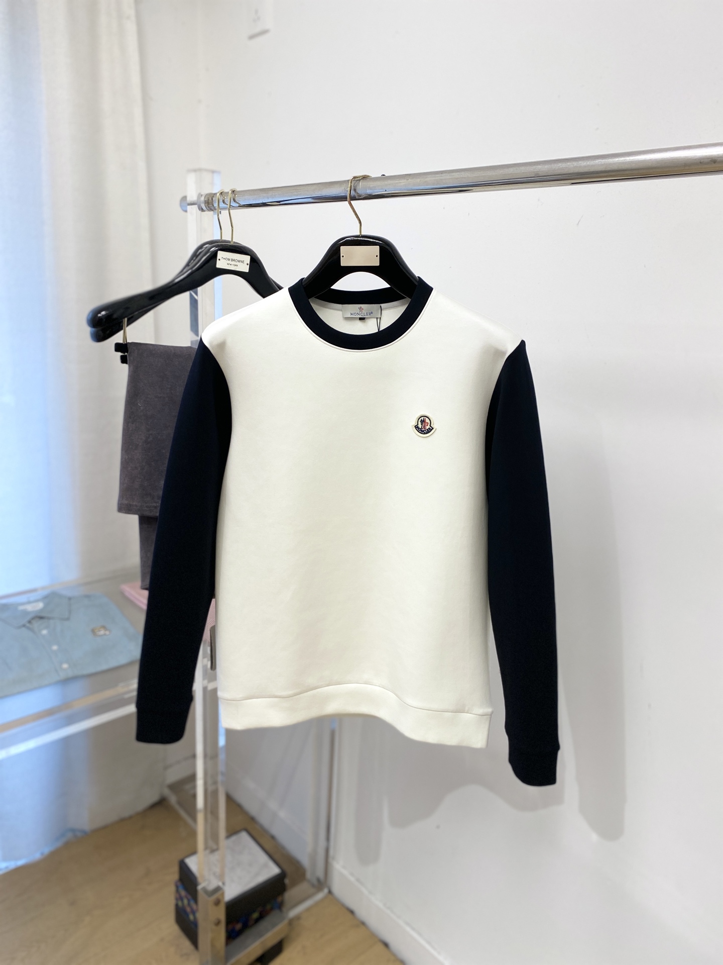 ￼ 🌾退换！ 蒙口、2025新品长袖卫衣，帅气时尚，胸前刺绣装饰图案logo，简约百搭款。面料棉 不仅挺