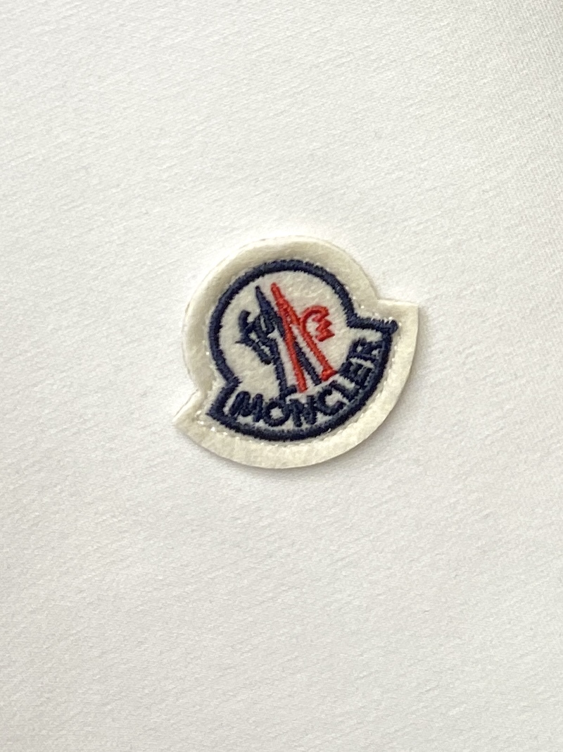 ￼ 🌾退换！ 蒙口、2025新品长袖卫衣，帅气时尚，胸前刺绣装饰图案logo，简约百搭款。面料棉 不仅挺