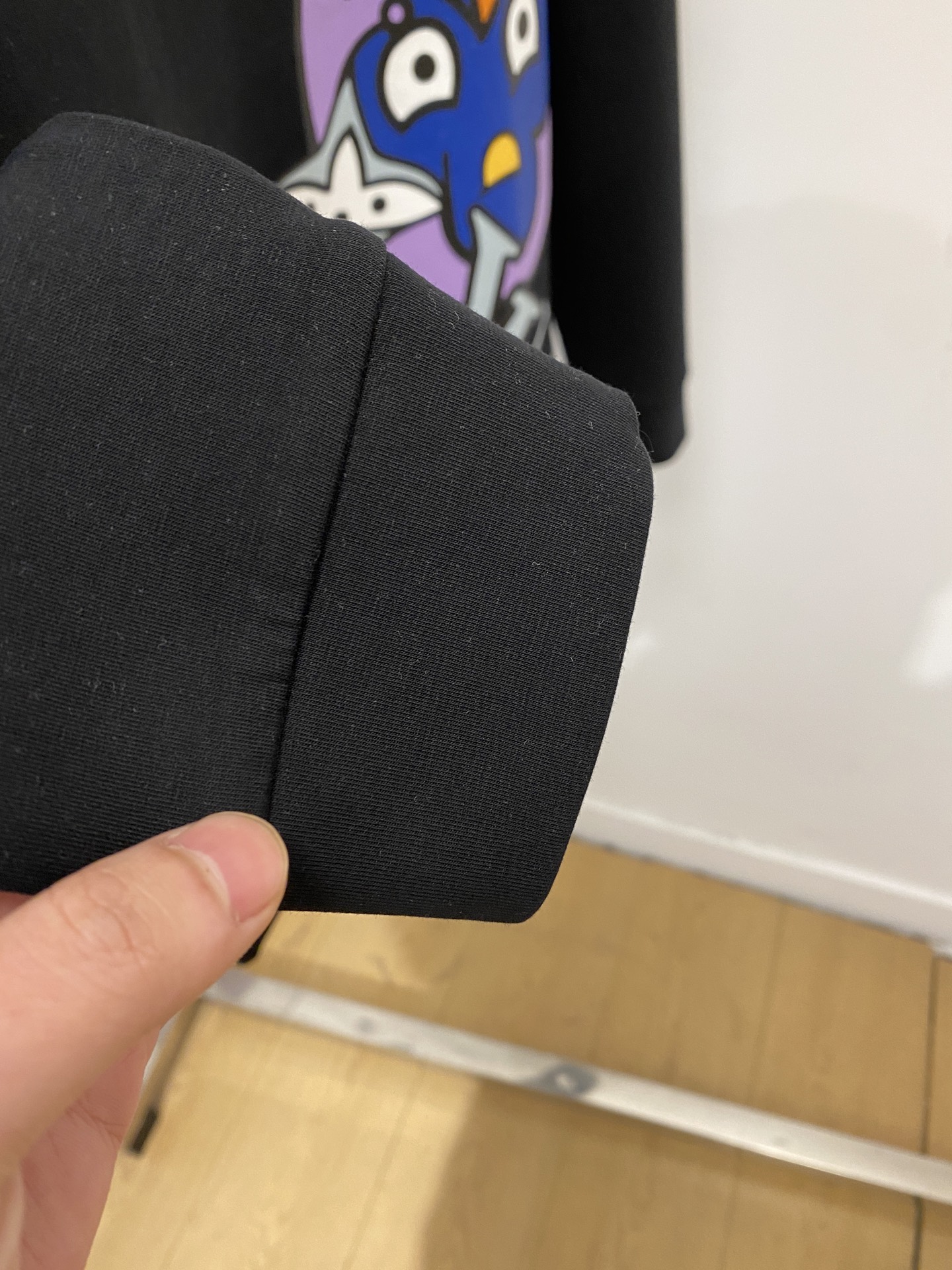 ￼ 🌾退换！ 路易威登、2025新品长袖卫衣，帅气时尚，胸前顶级印花字母图案logo，简约百搭款。面料棉